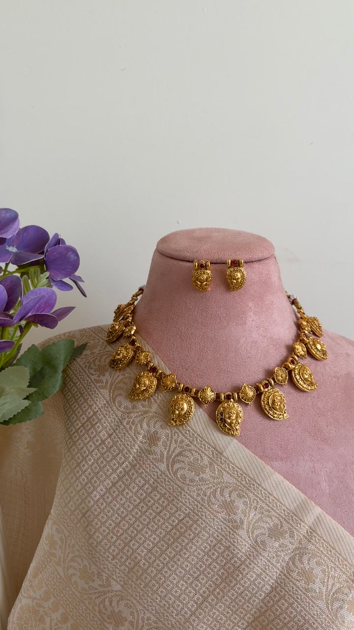 Traditional mango necklace