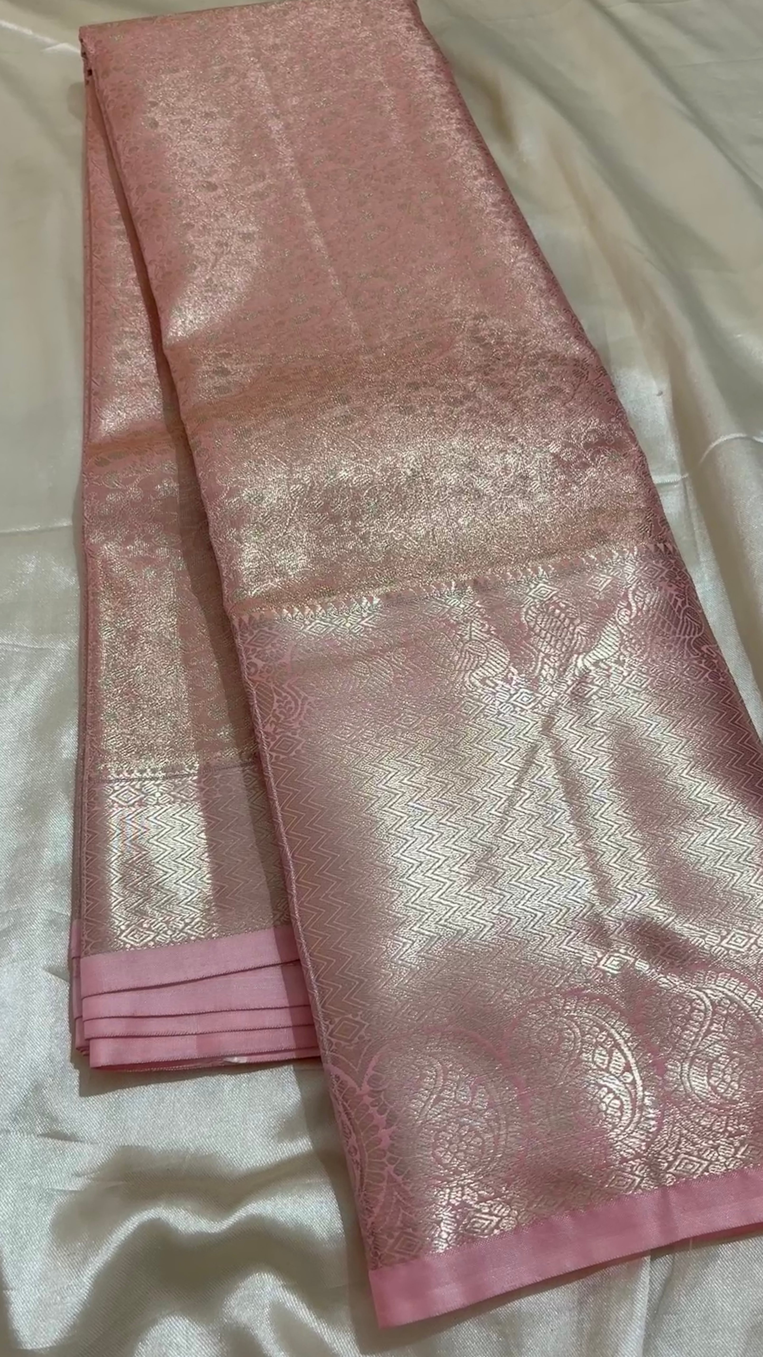 Semi tissue Kanchipuram saree