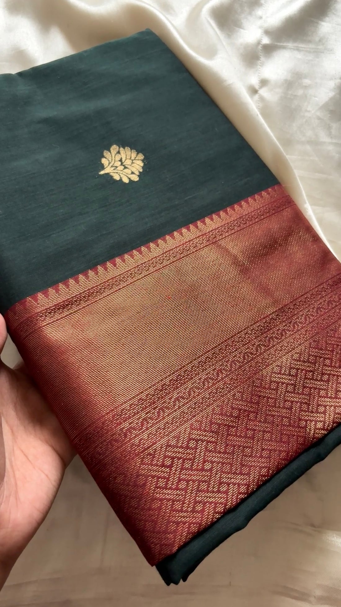 cotton with kanchi border Kr59
