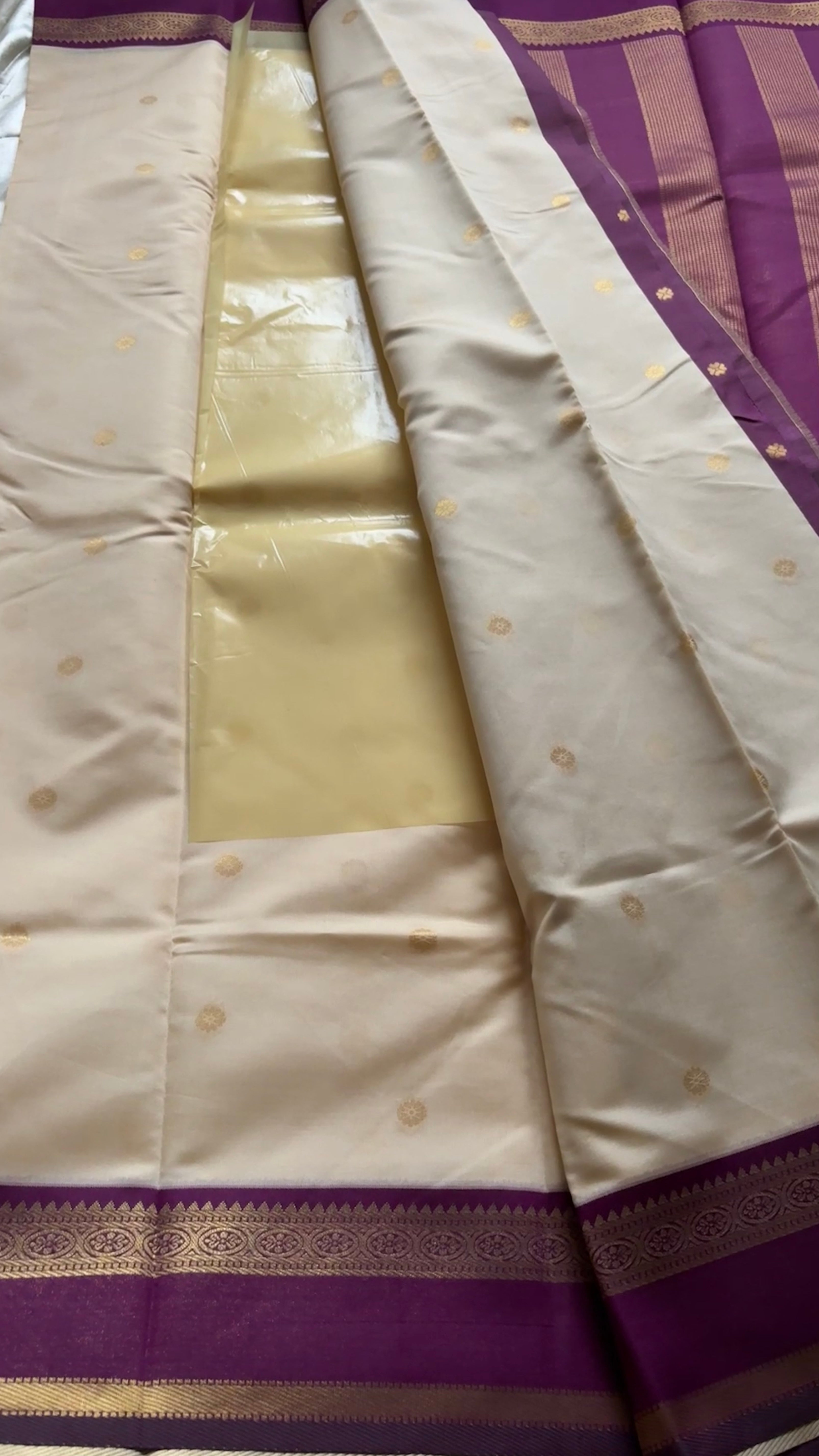 semi soft silk with retta patta border kr94