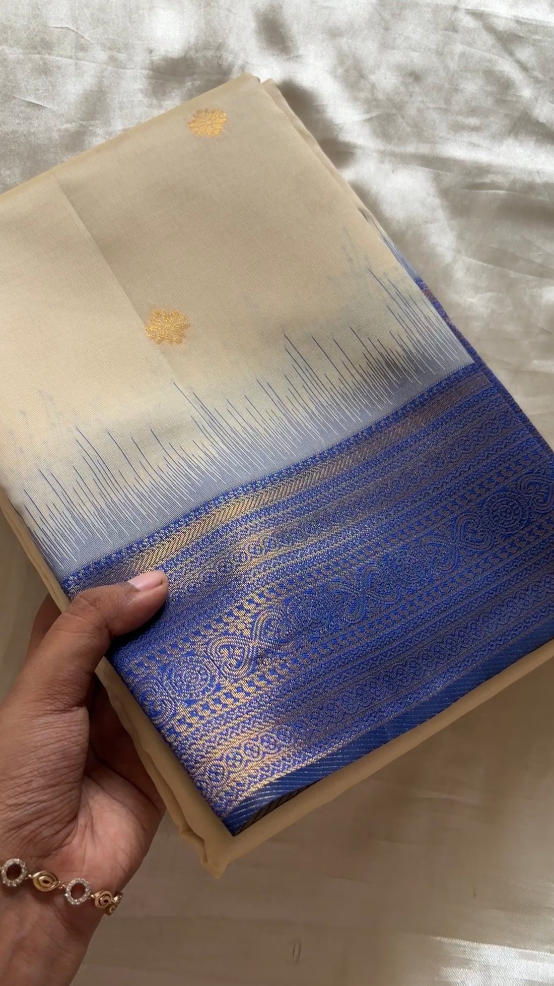 semi soft silk with Kanchi borders Kr 1