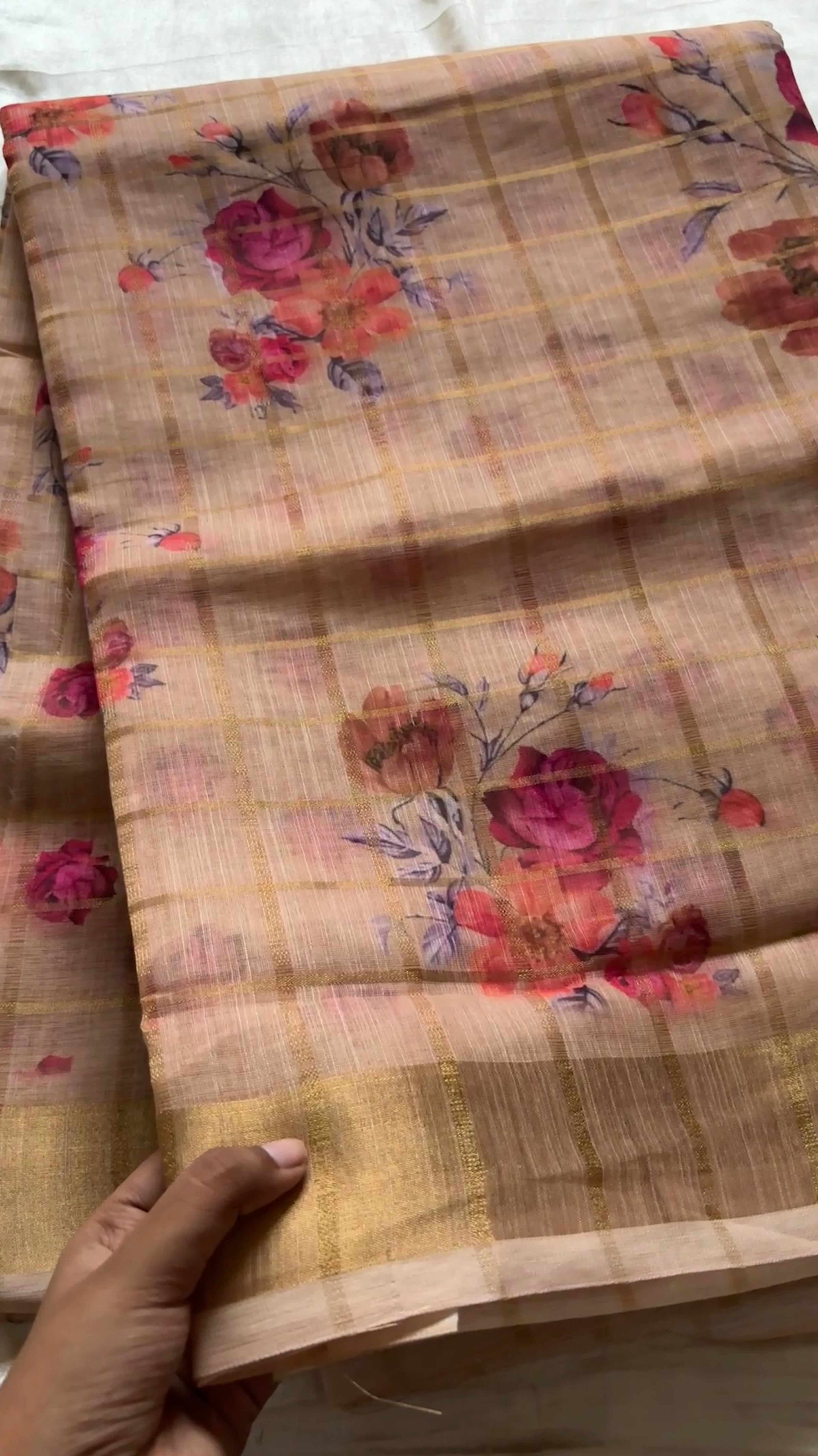 Semi jute with Floral motifs Kr 29