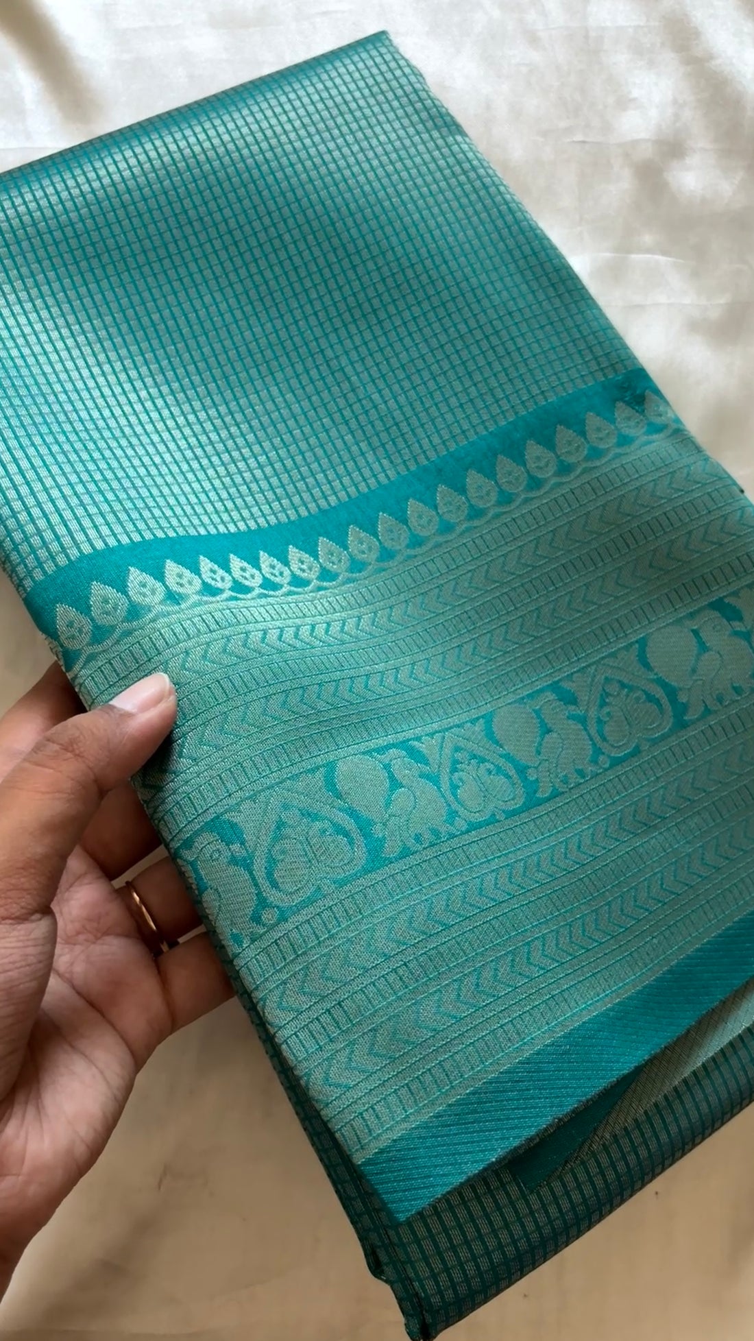 Semi brocade Kr 15