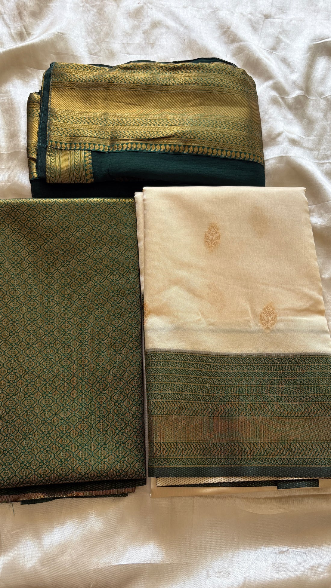 Unstitched premium half saree material(bottle green) kr114