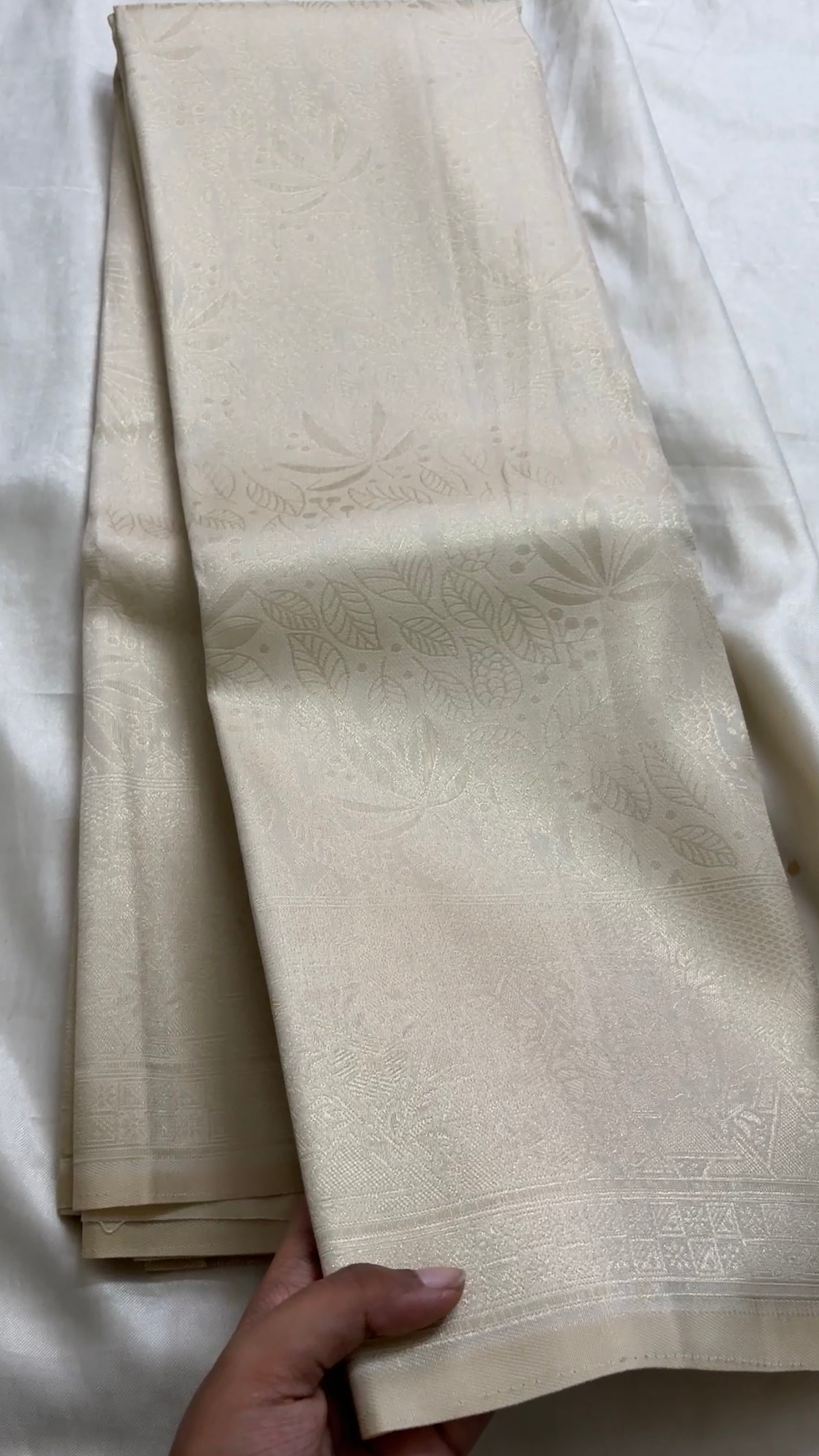 Satin soft silk kr140