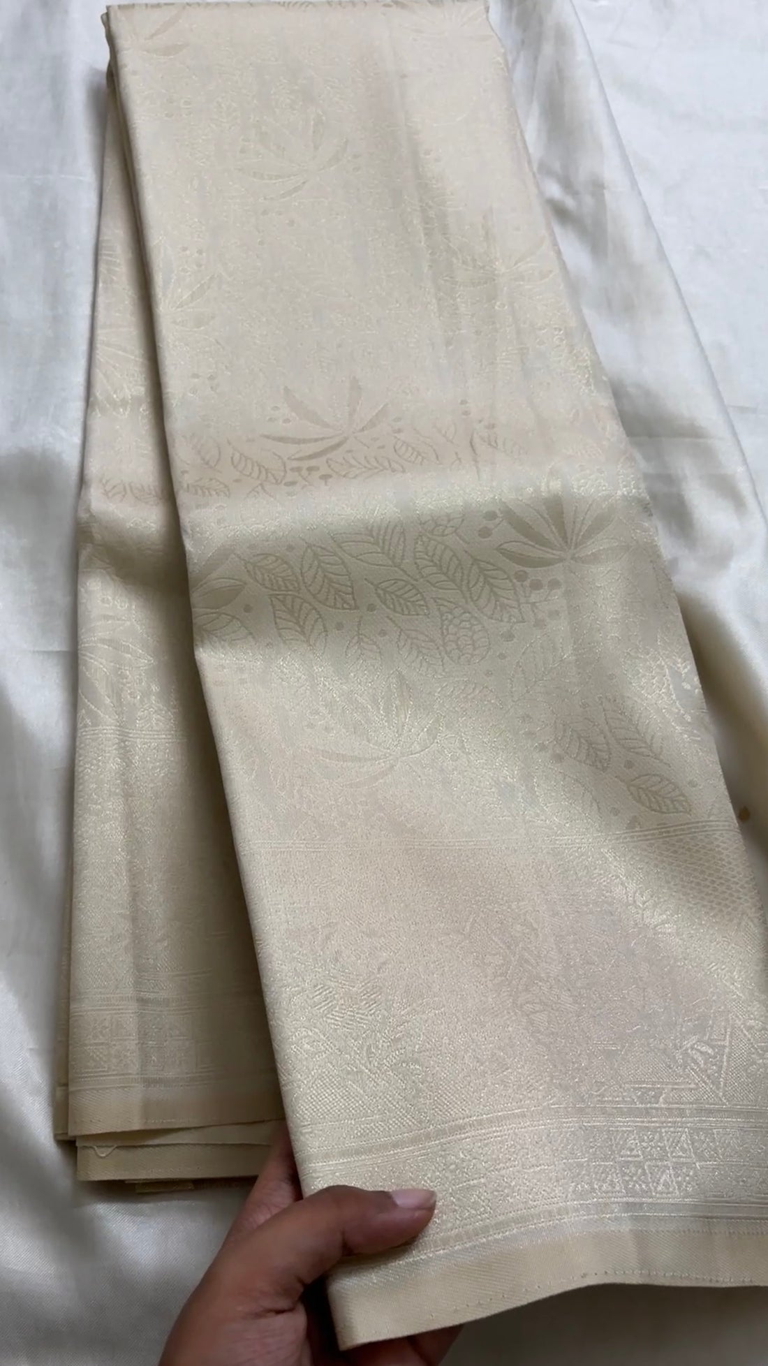 Satin soft silk kr140
