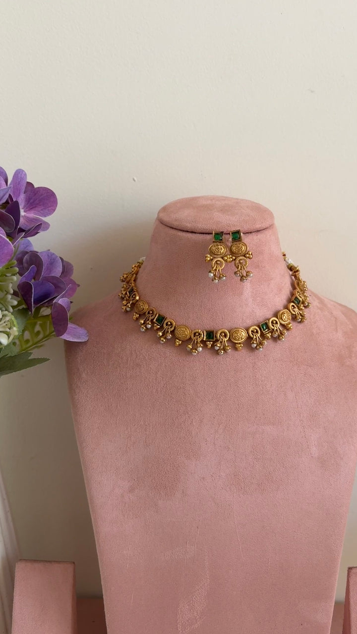 Floral mate gold necklace