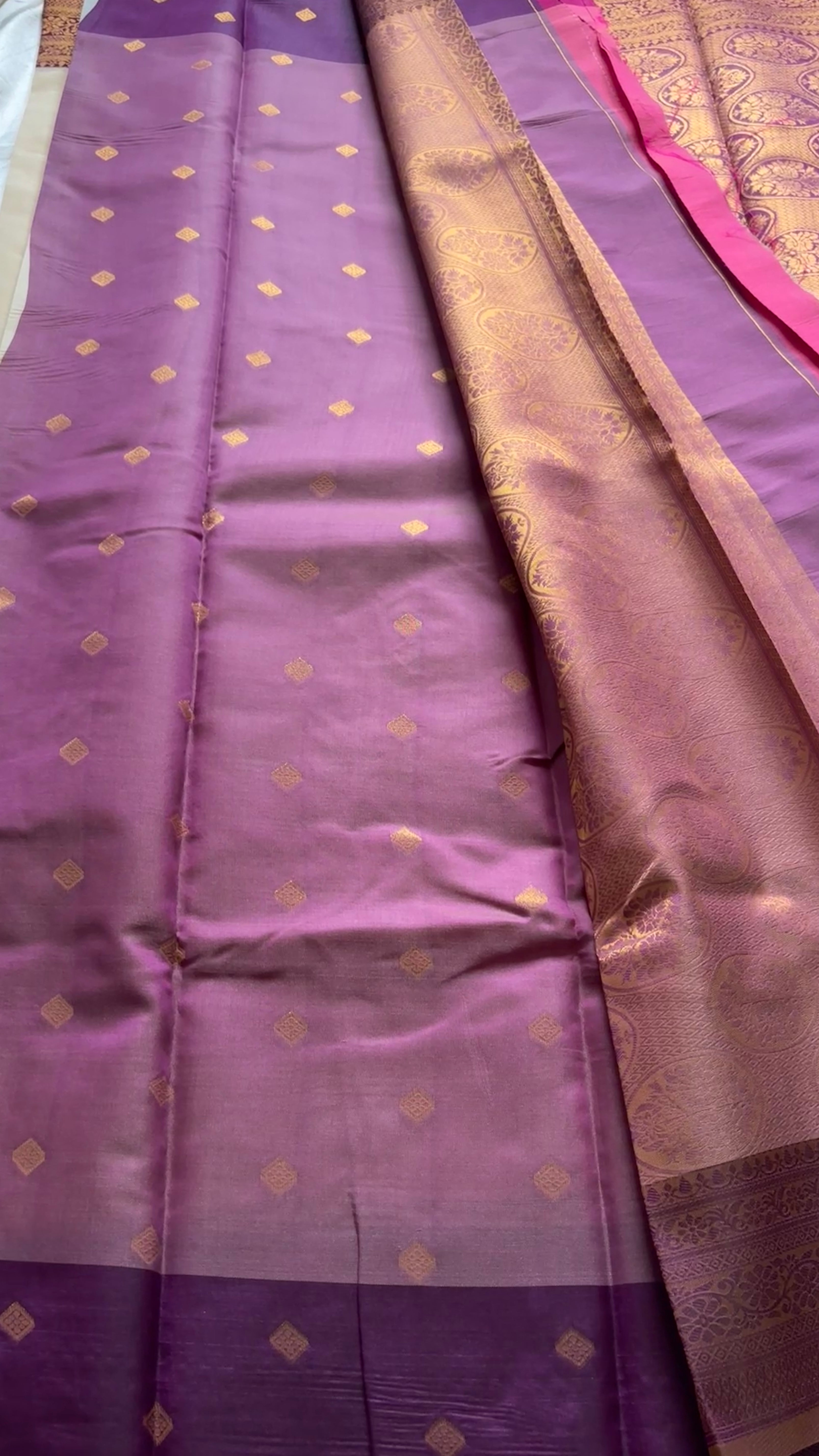 semi soft silk with Kanchi borders kr22