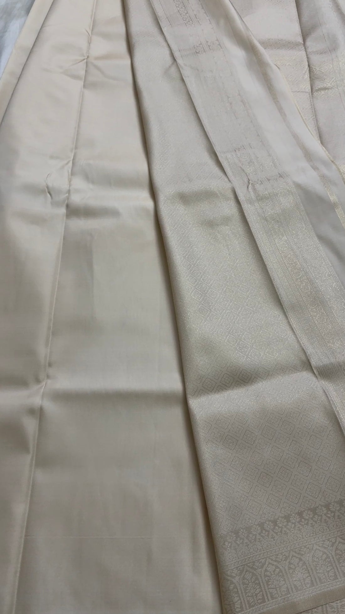 Satin soft silk Kr 16