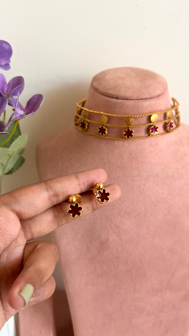 Flower enamel choker