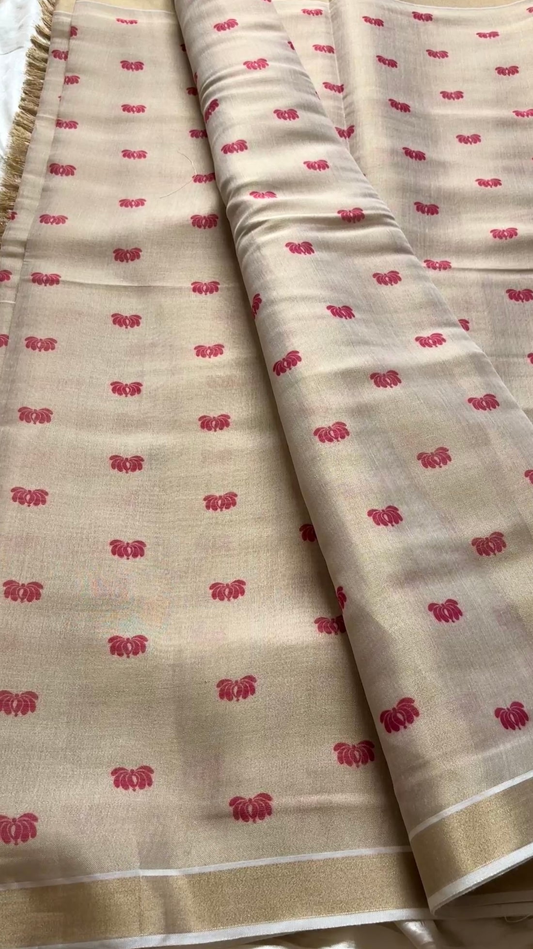 Soft cotton tissue mix lotus motif saree Kr65