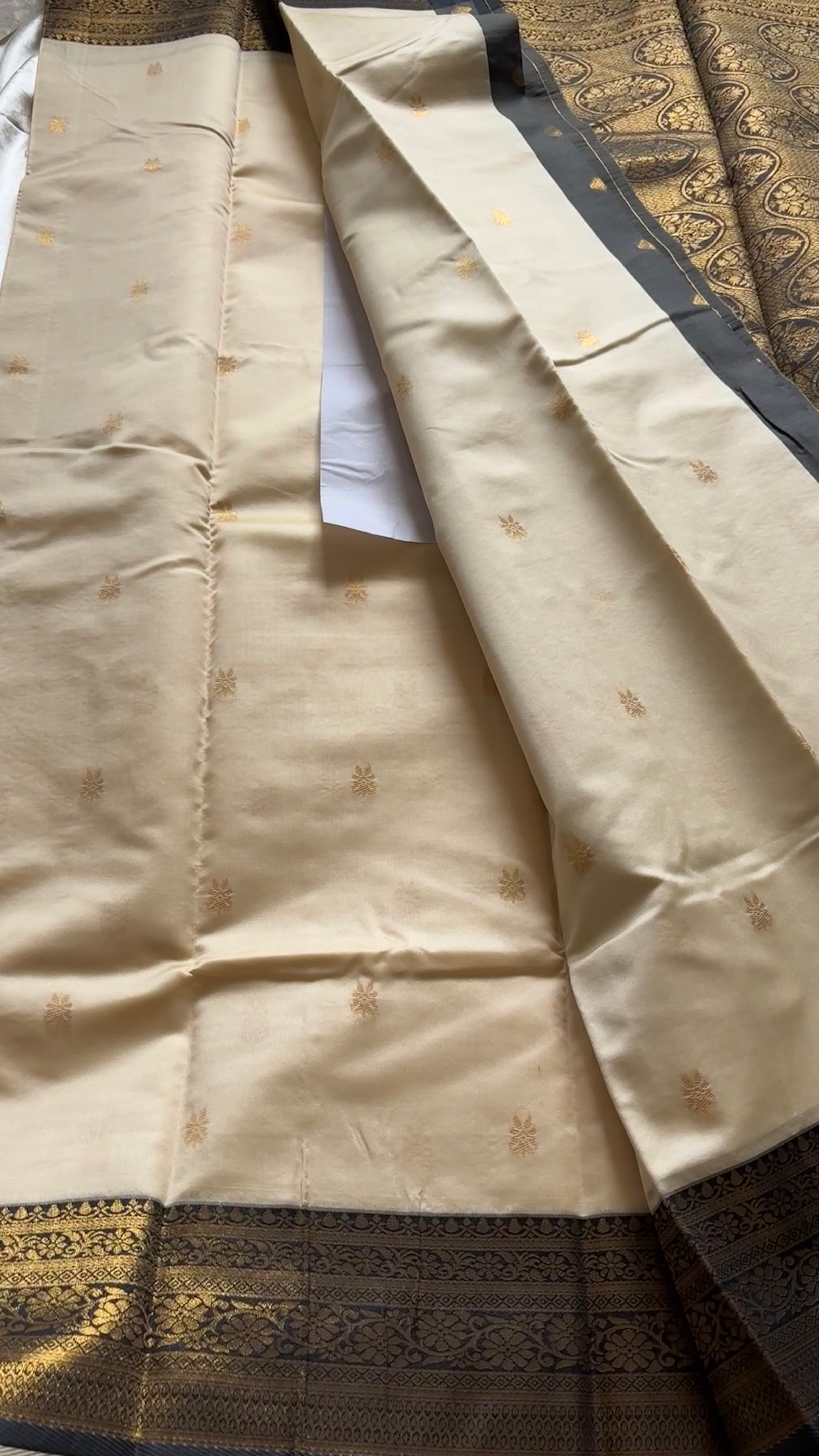 semi soft silk with Kanchi borders Kr63