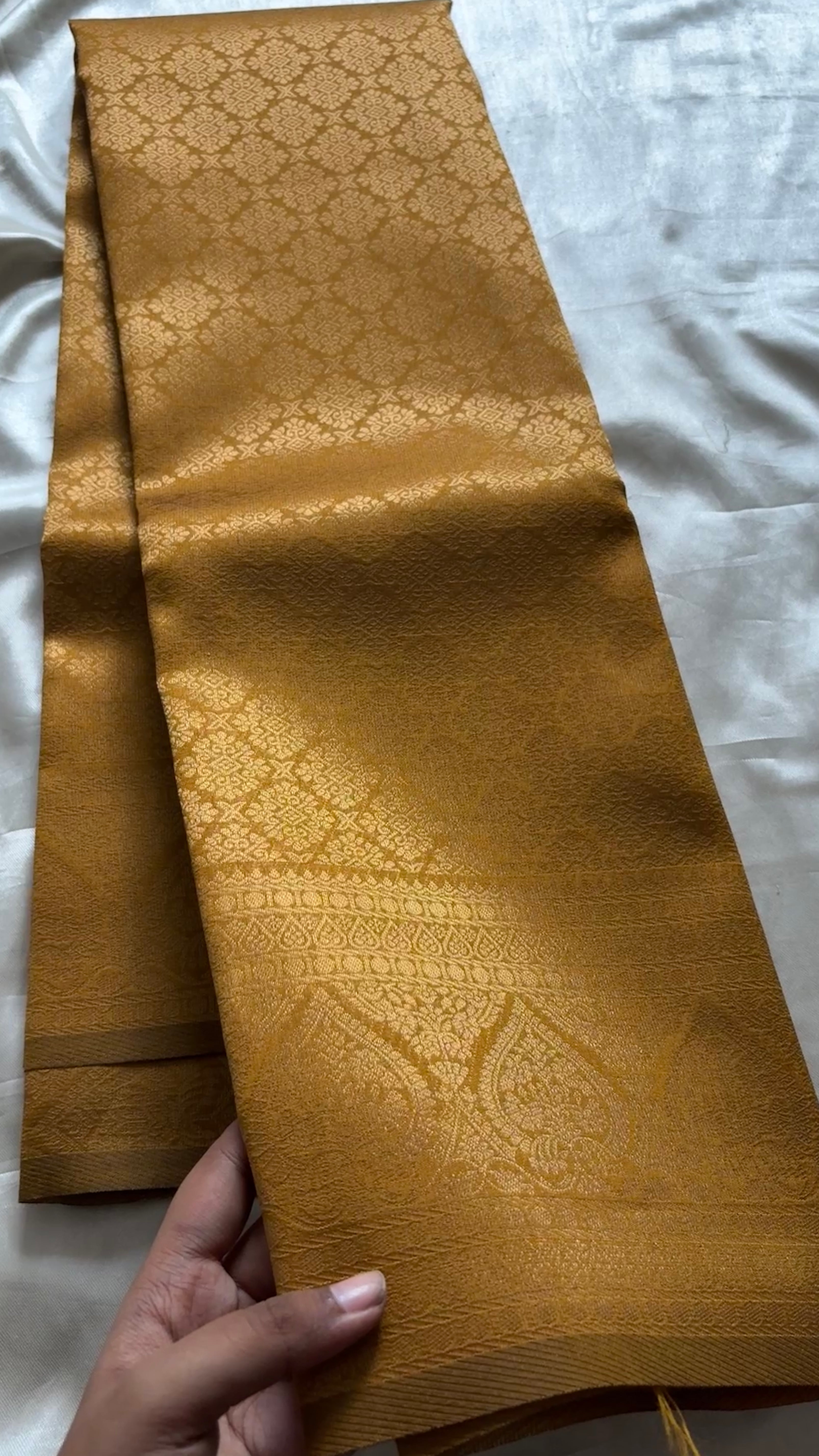 Semi brocade kr3