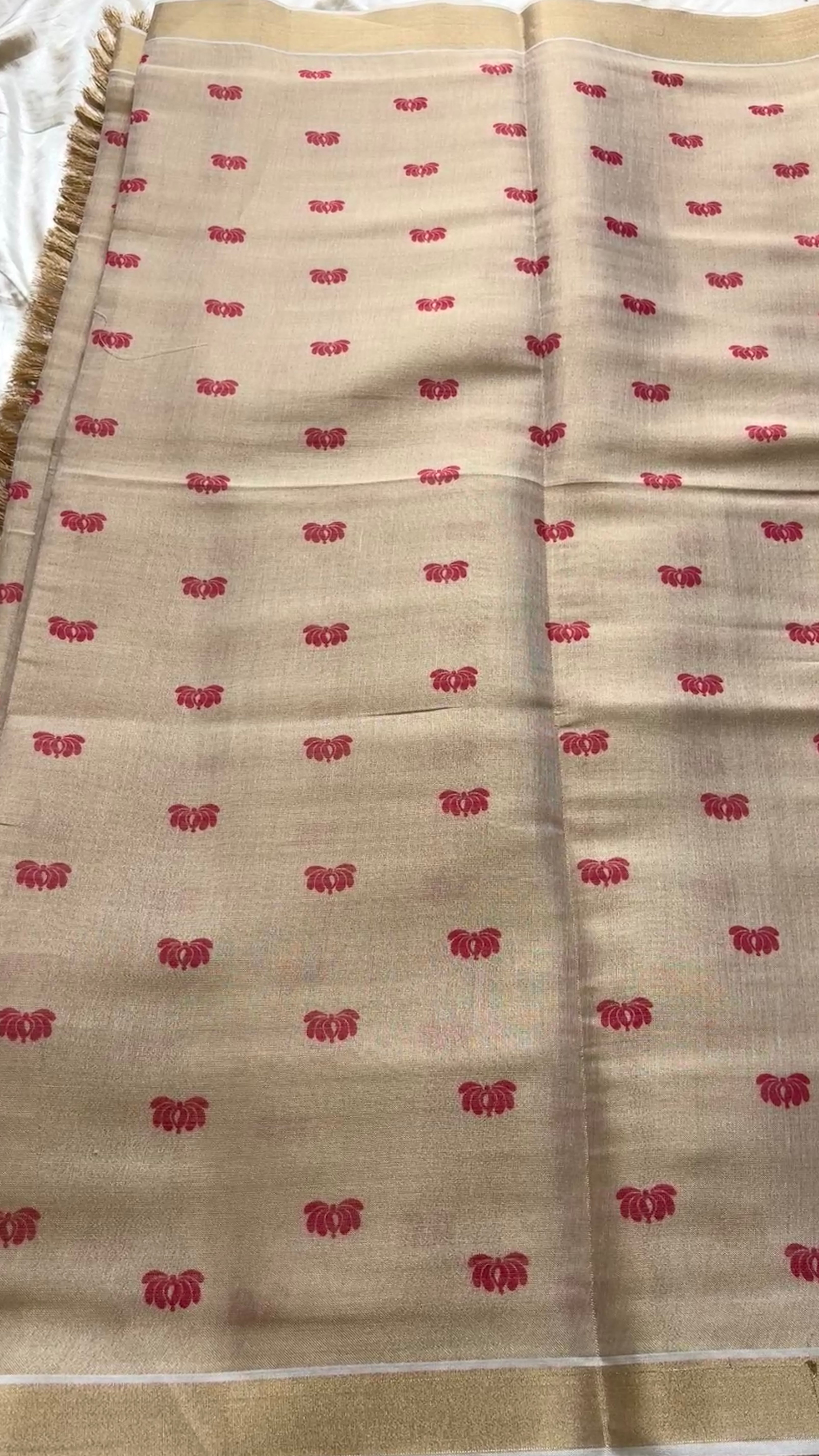 Soft cotton tissue mix lotus motif saree Kr65