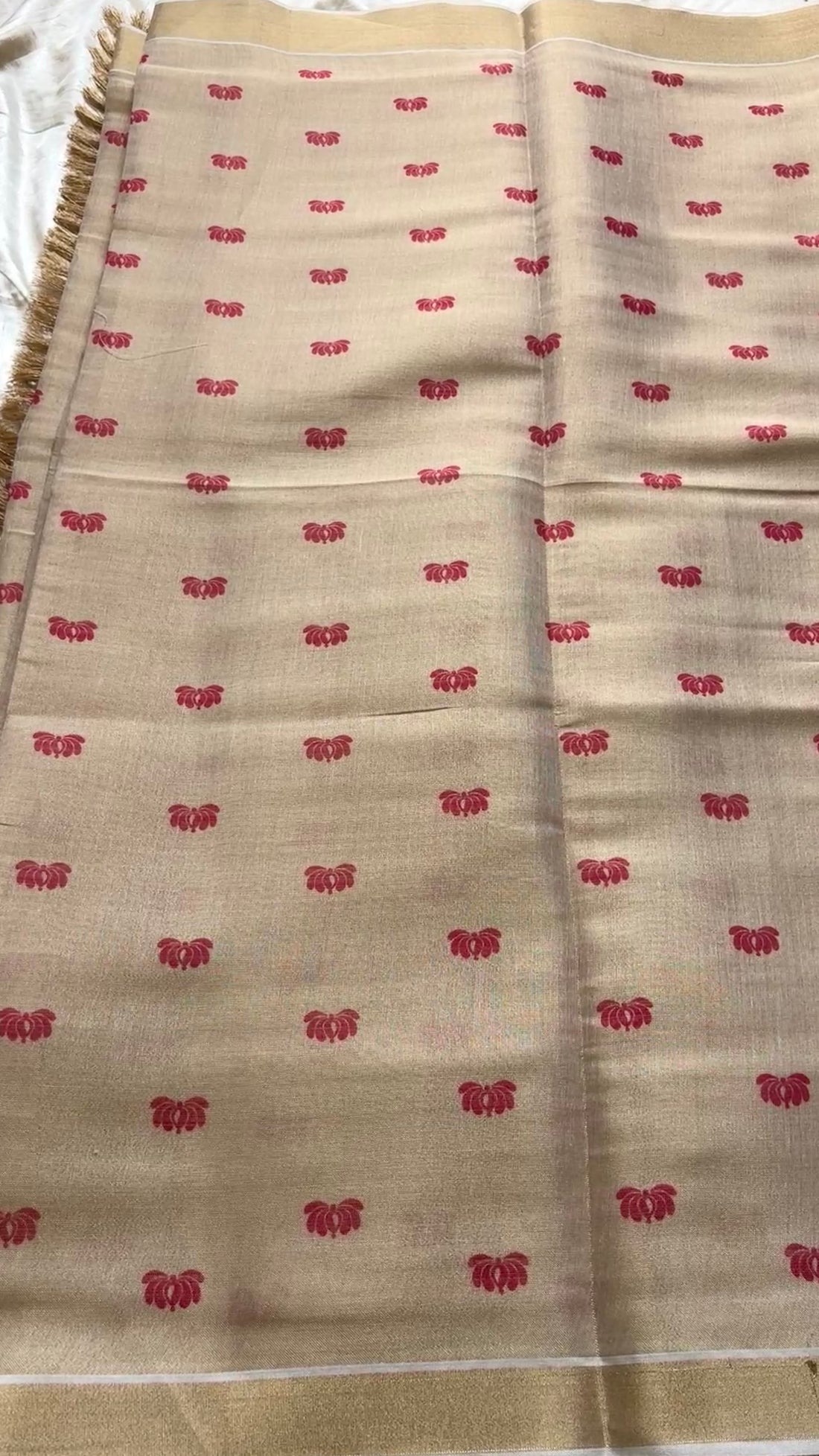 Soft cotton tissue mix lotus motif saree Kr65