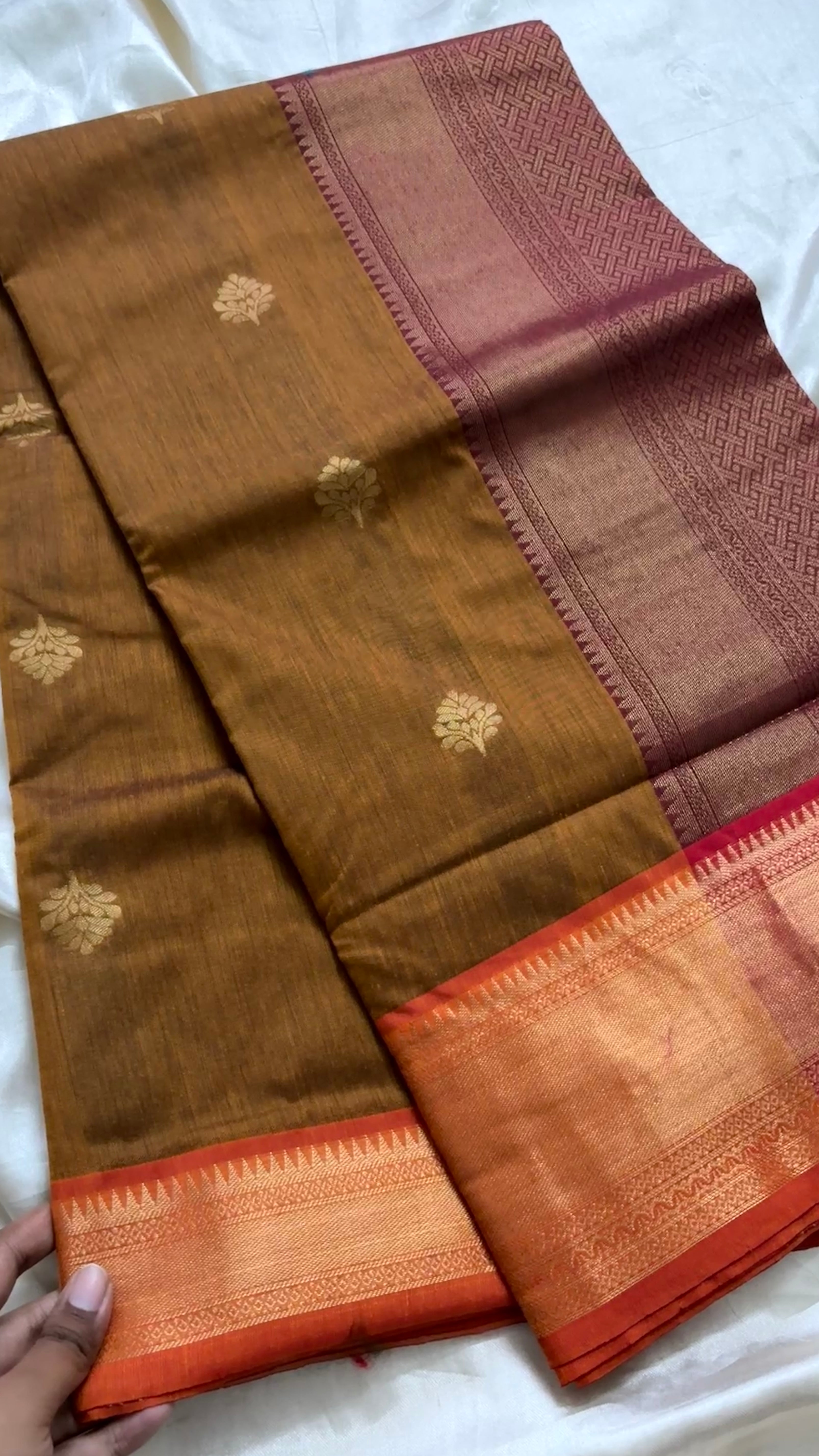 cotton with kanchi border Kr 60