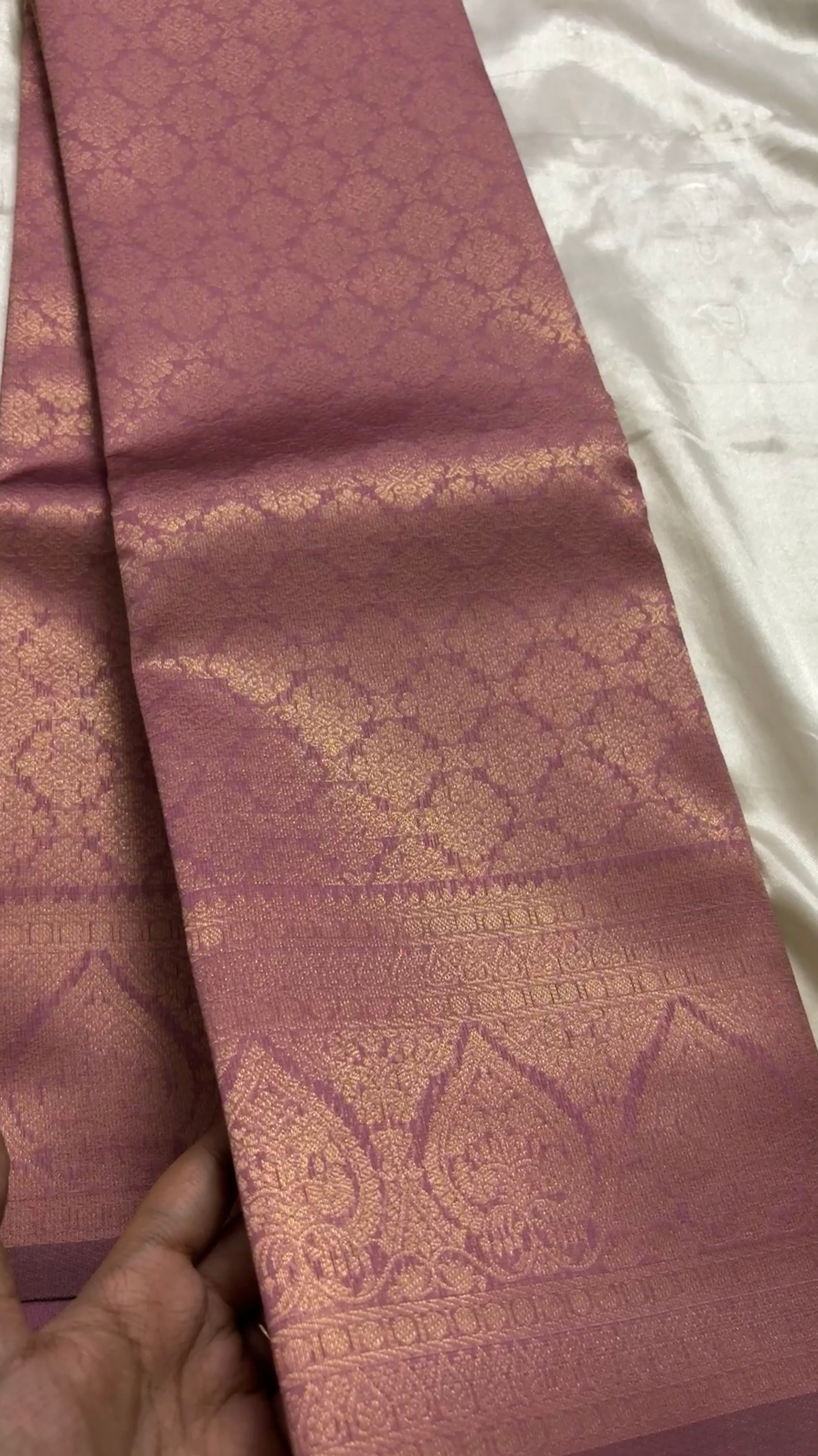 Semi brocade Kr38