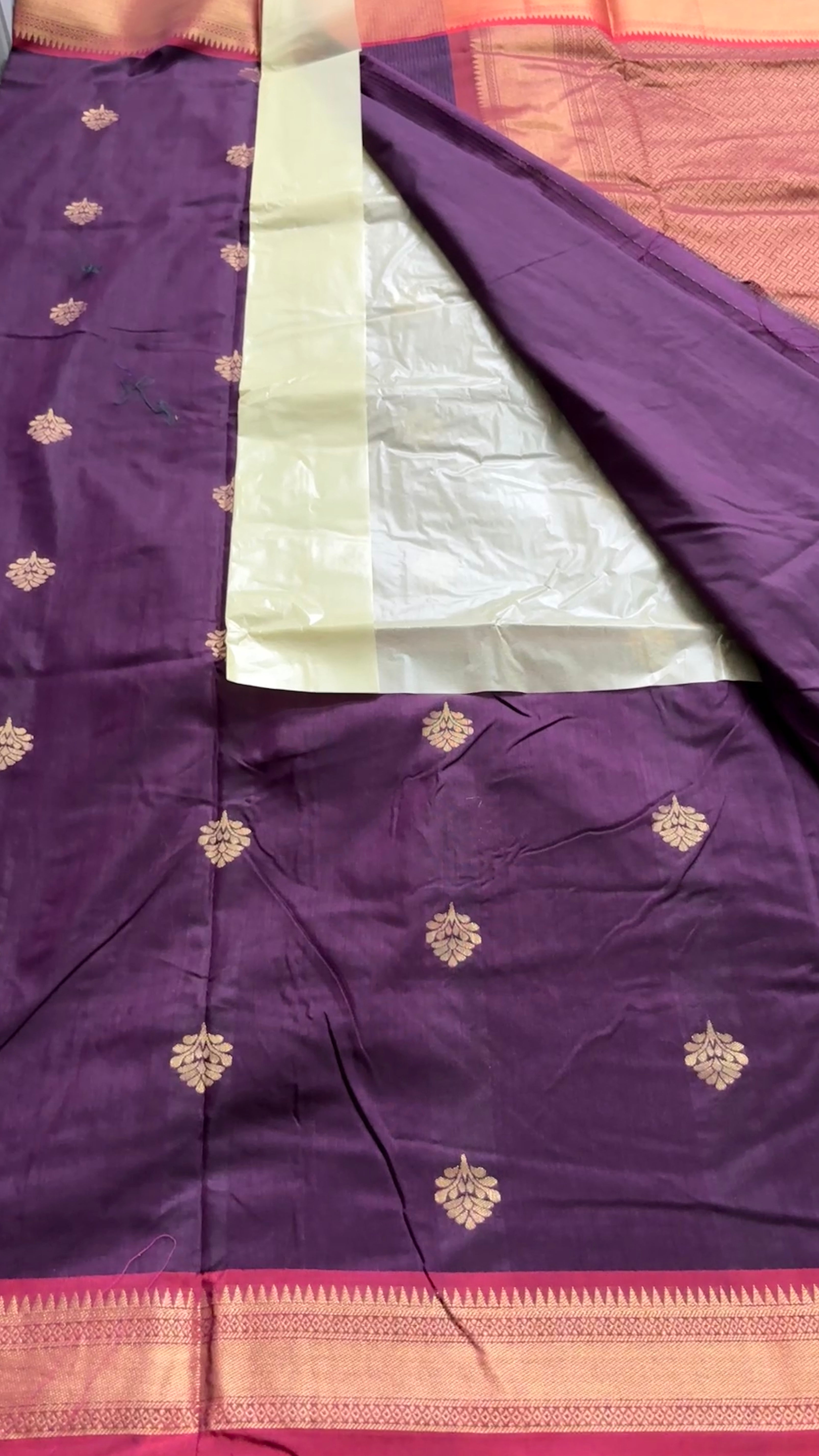 cotton with kanchi border Kr 61