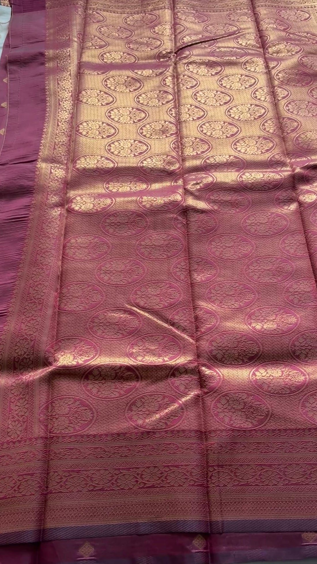 semi soft silk with Kanchi borders Kr140