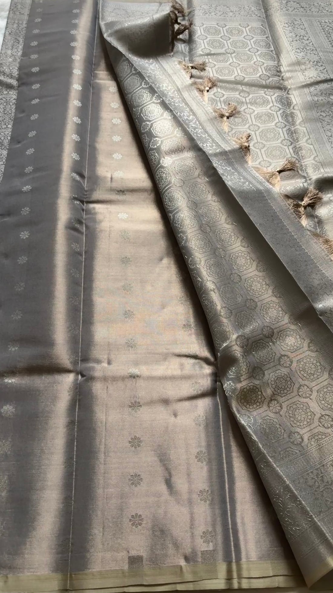 Tissue brocade silk