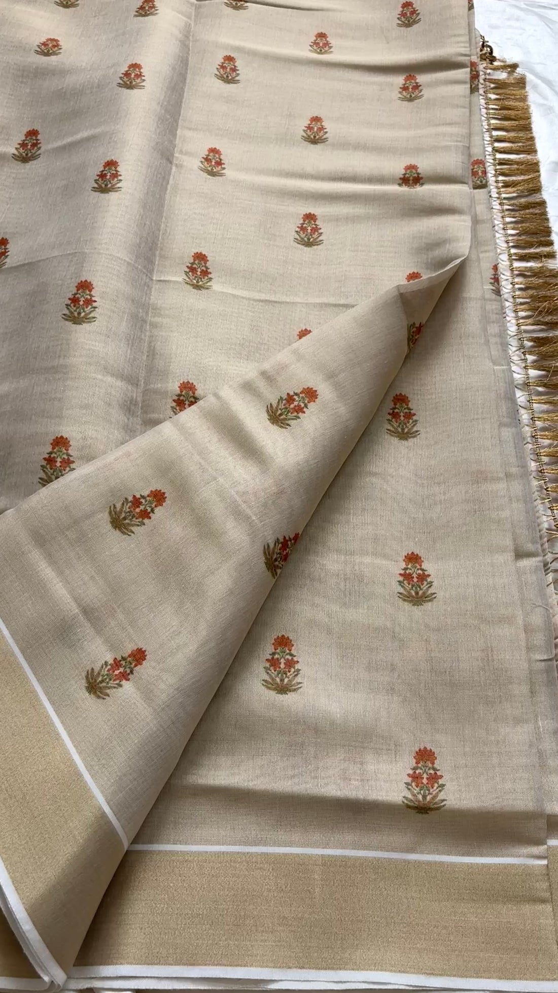 Soft cotton tissue mix flower motif saree kr129