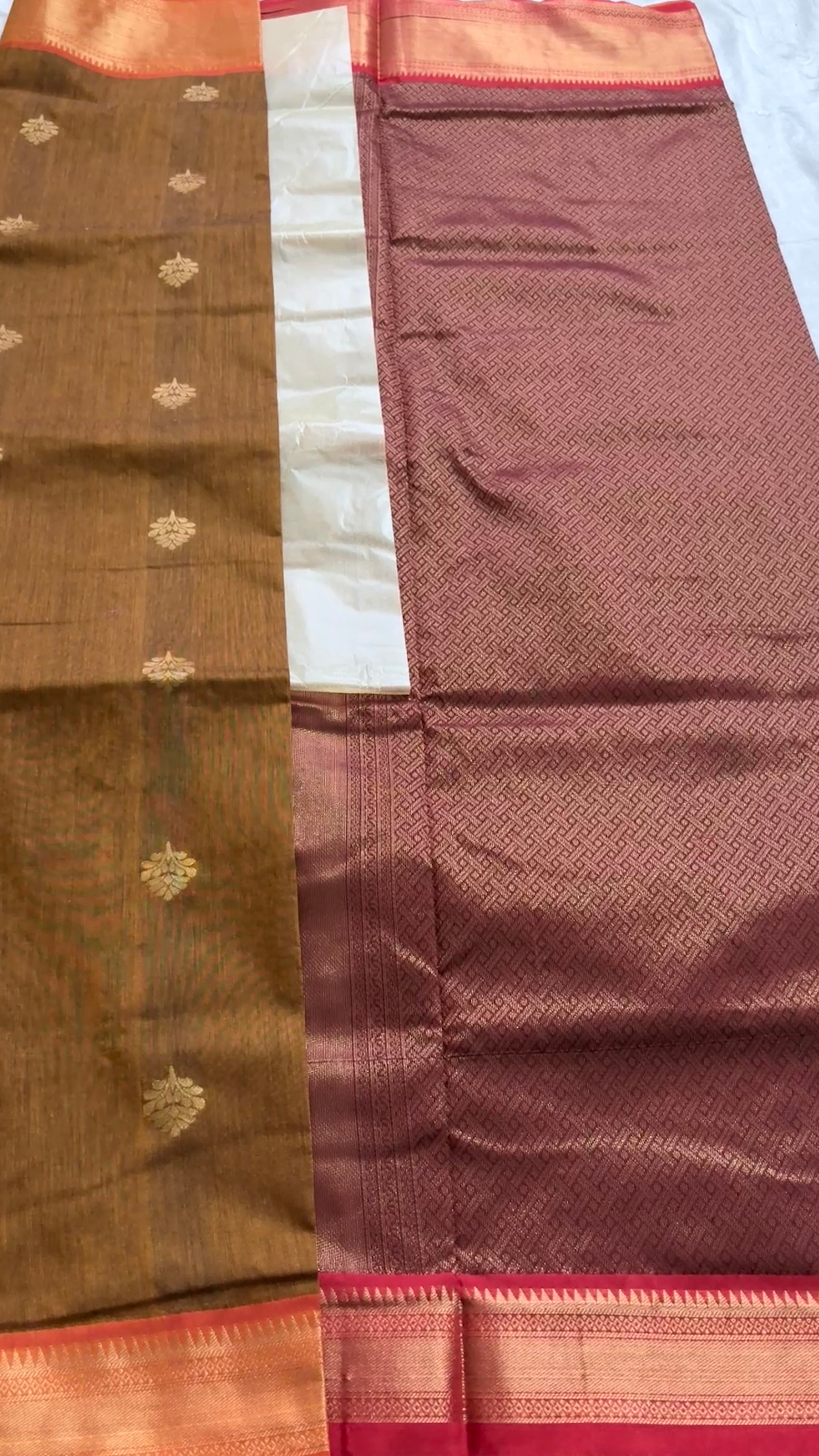 cotton with kanchi border Kr 60