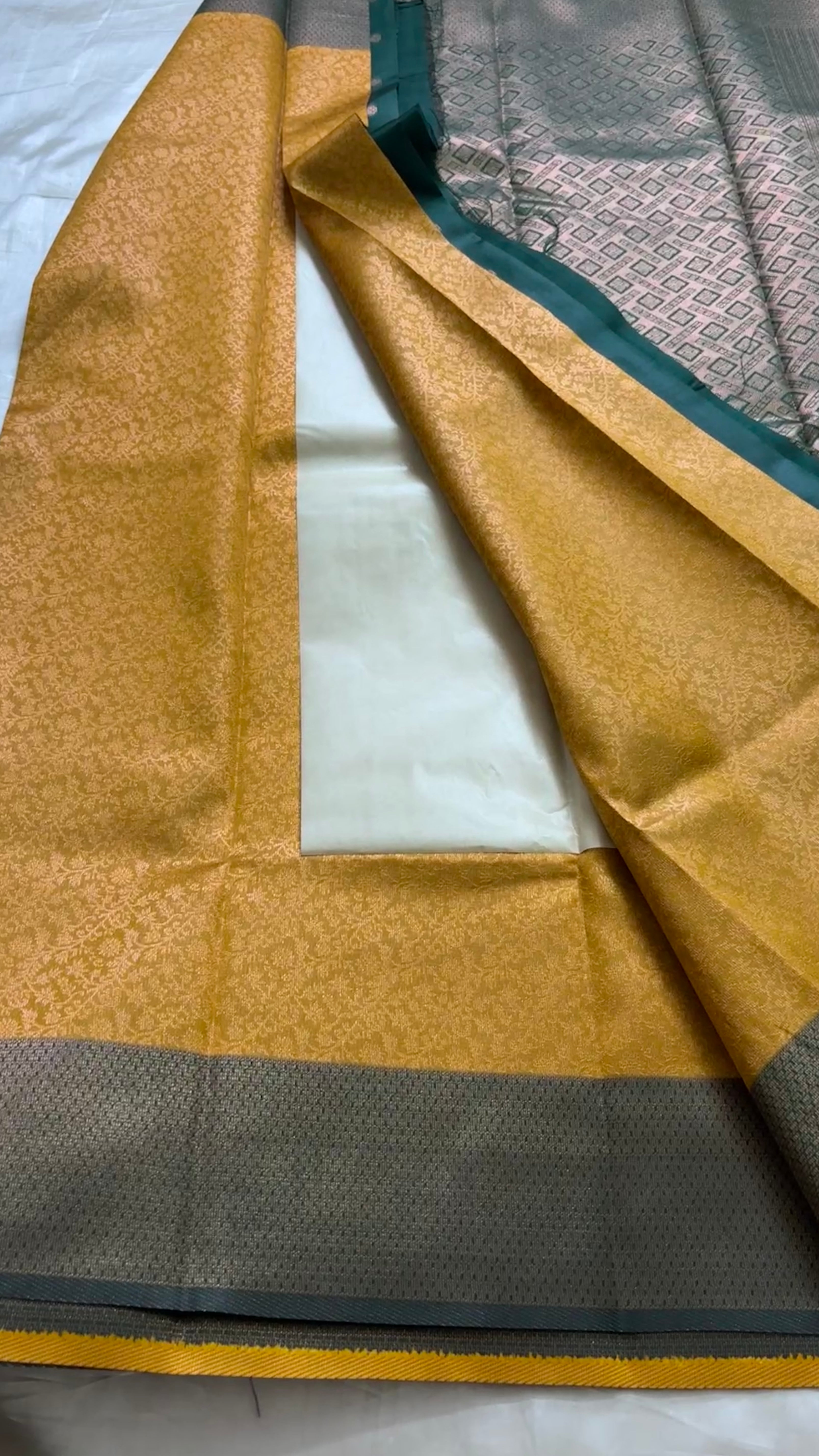 Kanchi semi soft silk kr18