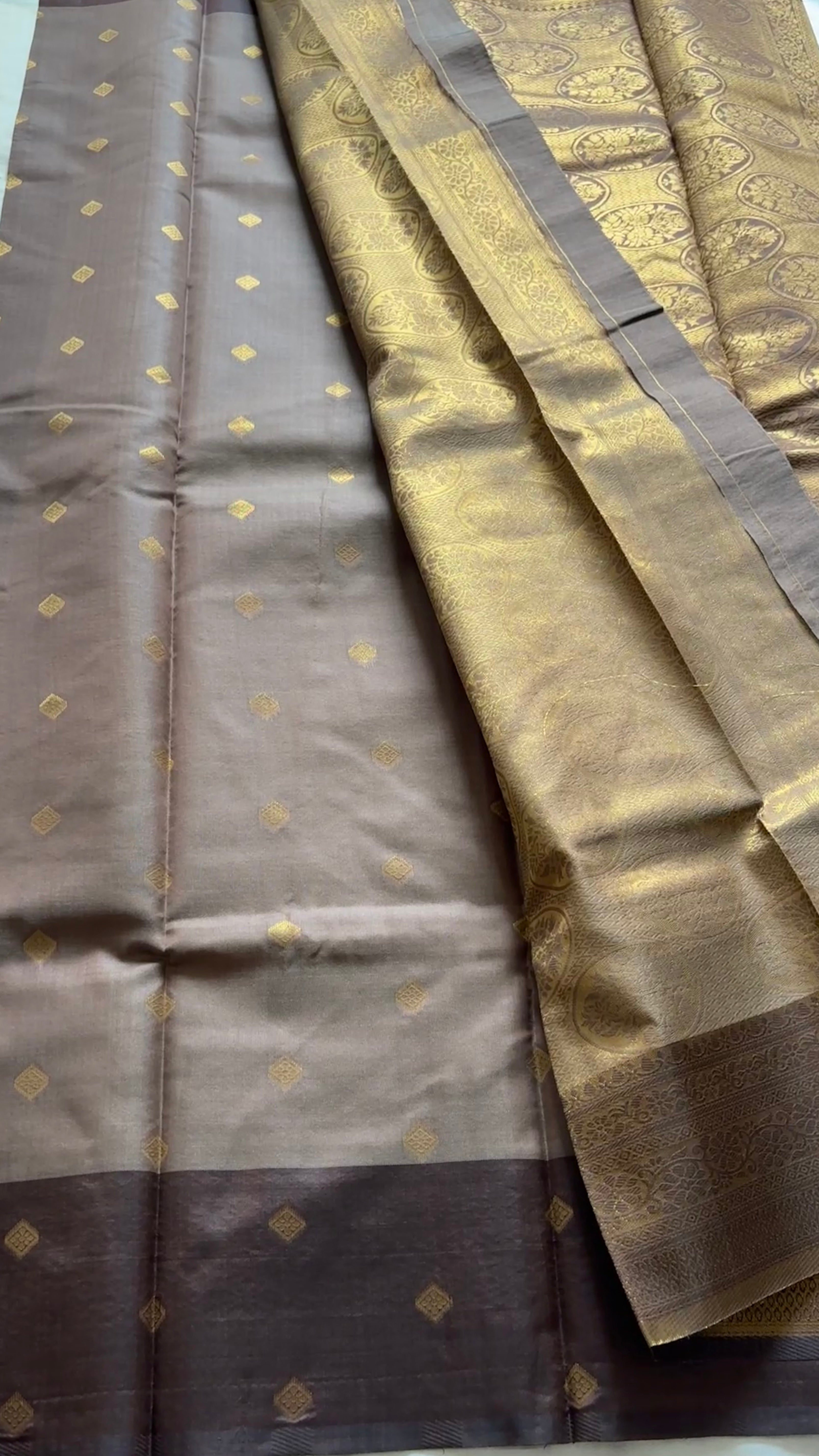 semi soft silk with Kanchi borders kR 72