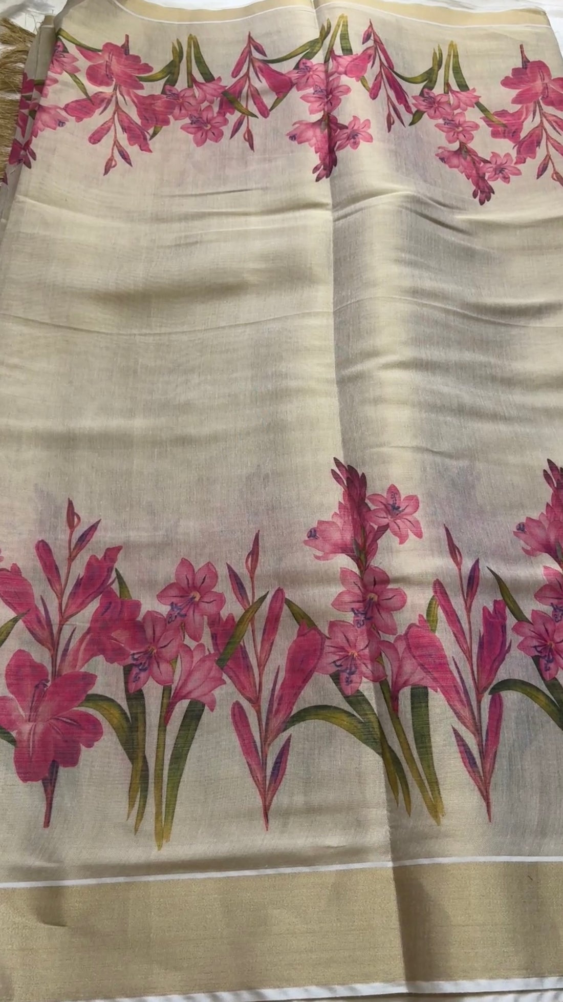 Soft cotton tissue mix flower motif saree