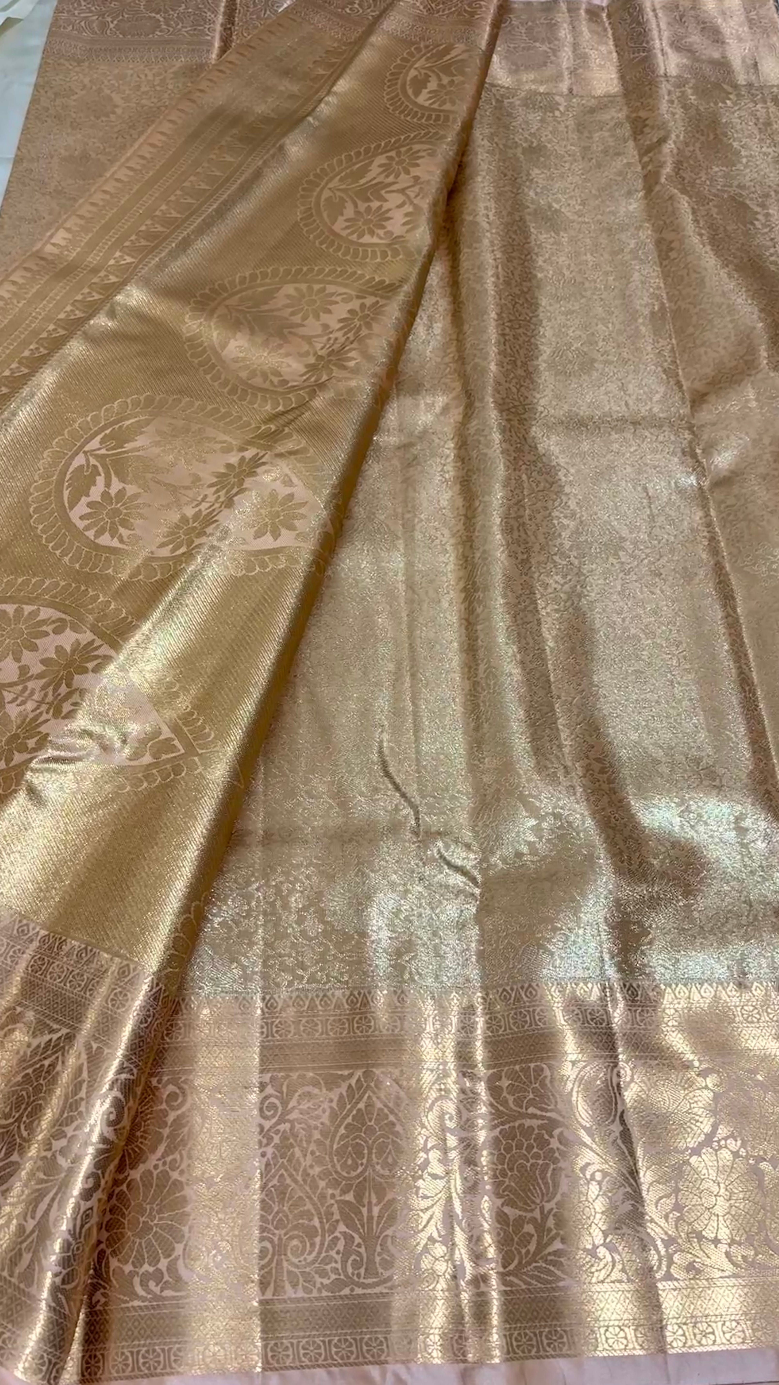 Semi tissue Kanchipuram saree
