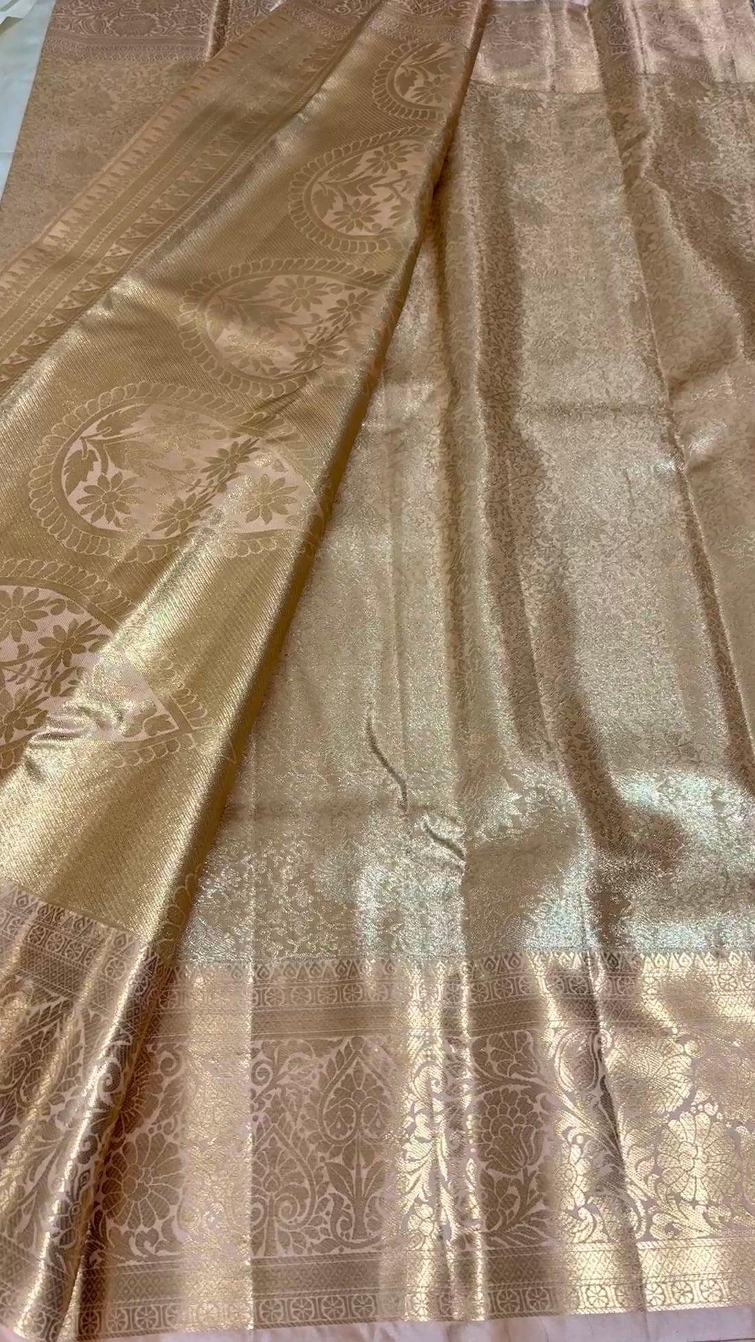 Semi tissue Kanchipuram saree