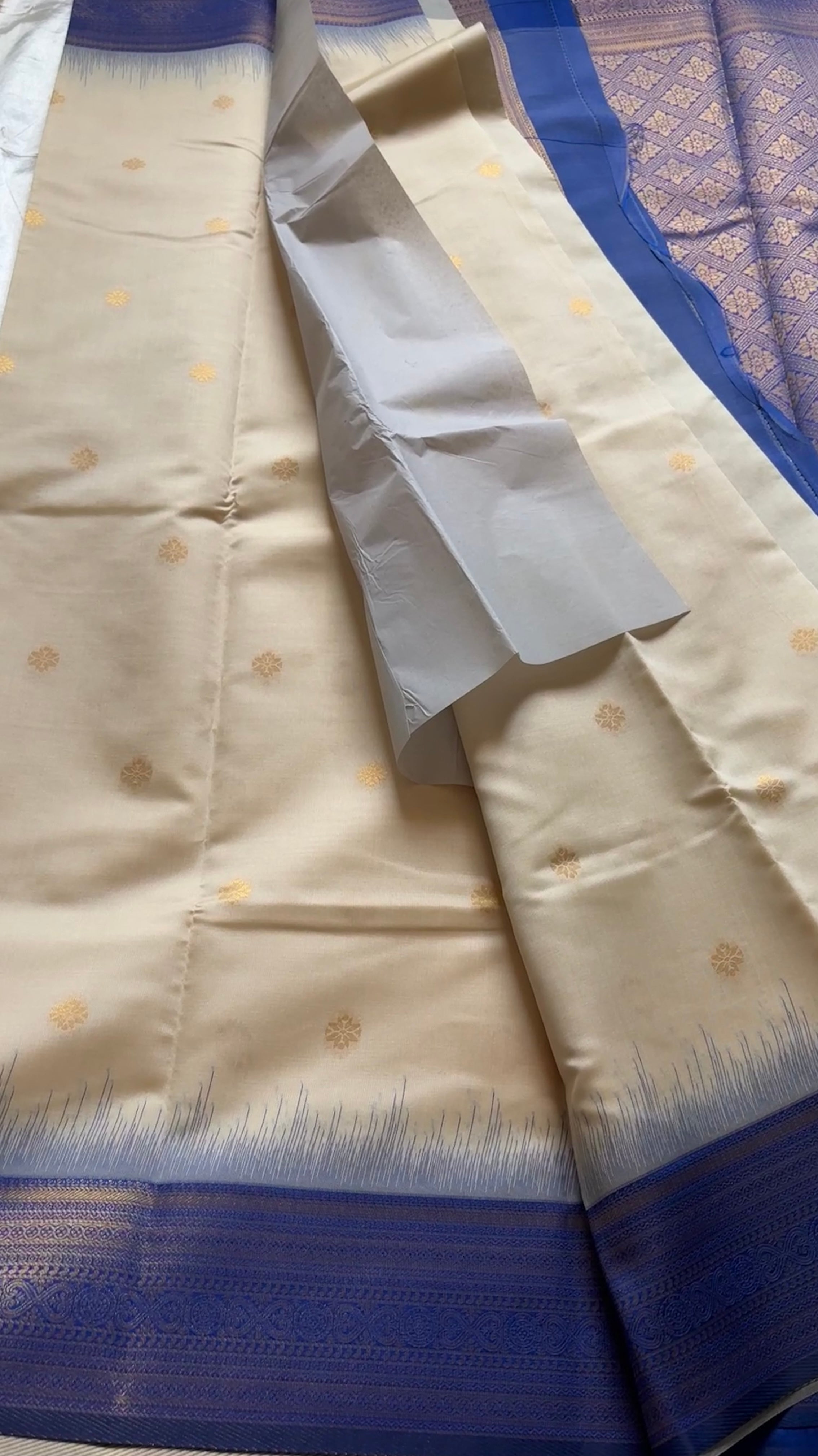 semi soft silk with Kanchi borders Kr 1
