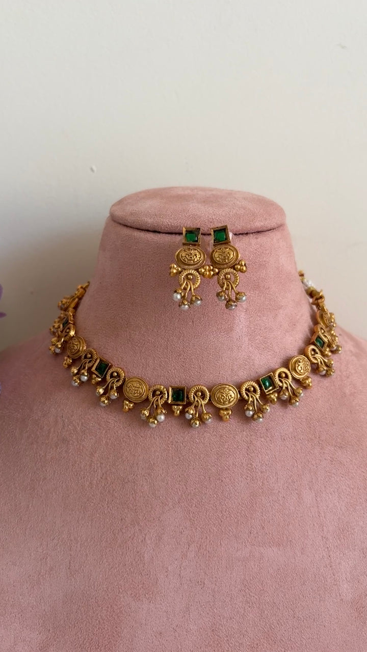 Floral mate gold necklace