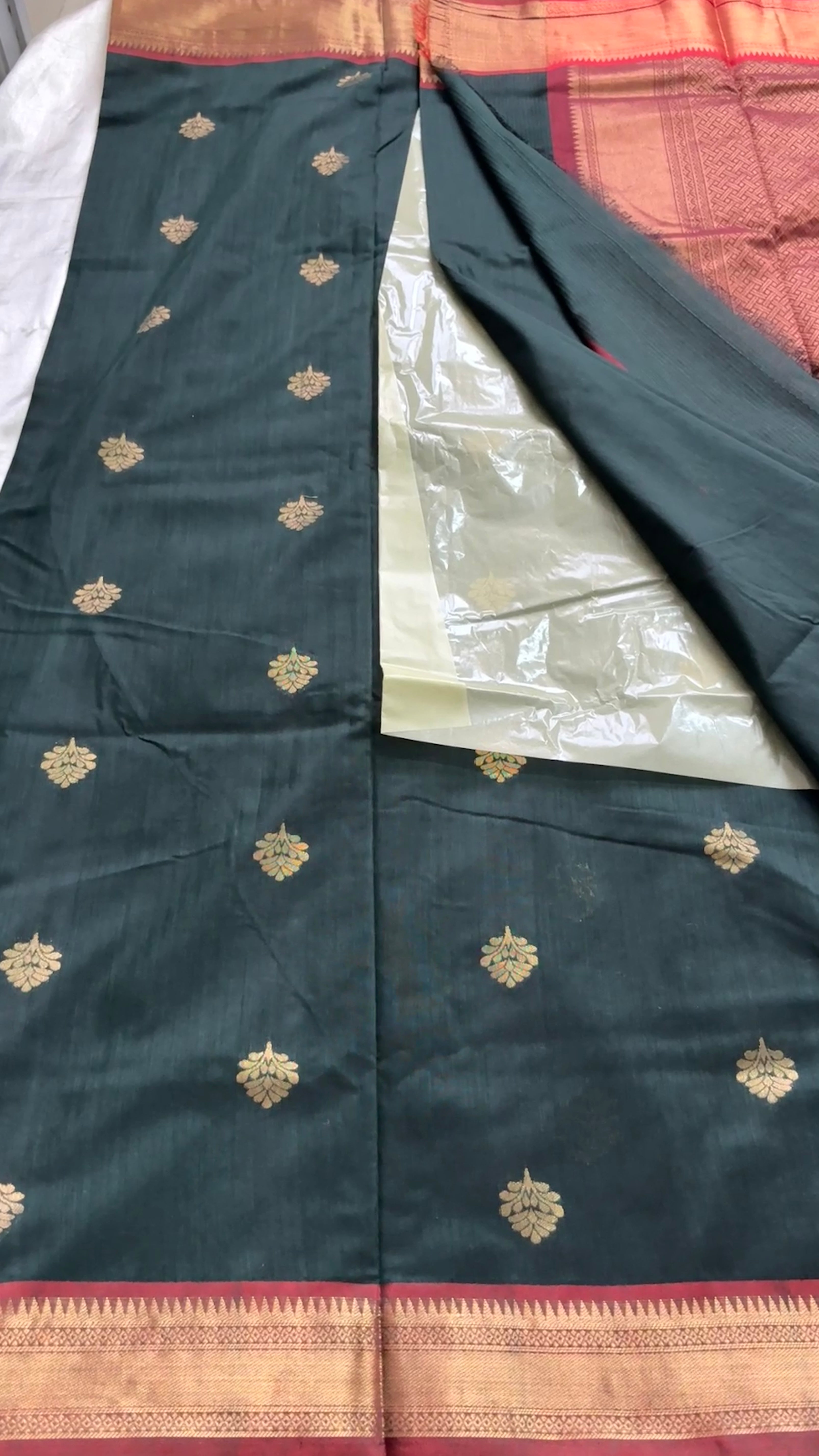 cotton with kanchi border Kr59