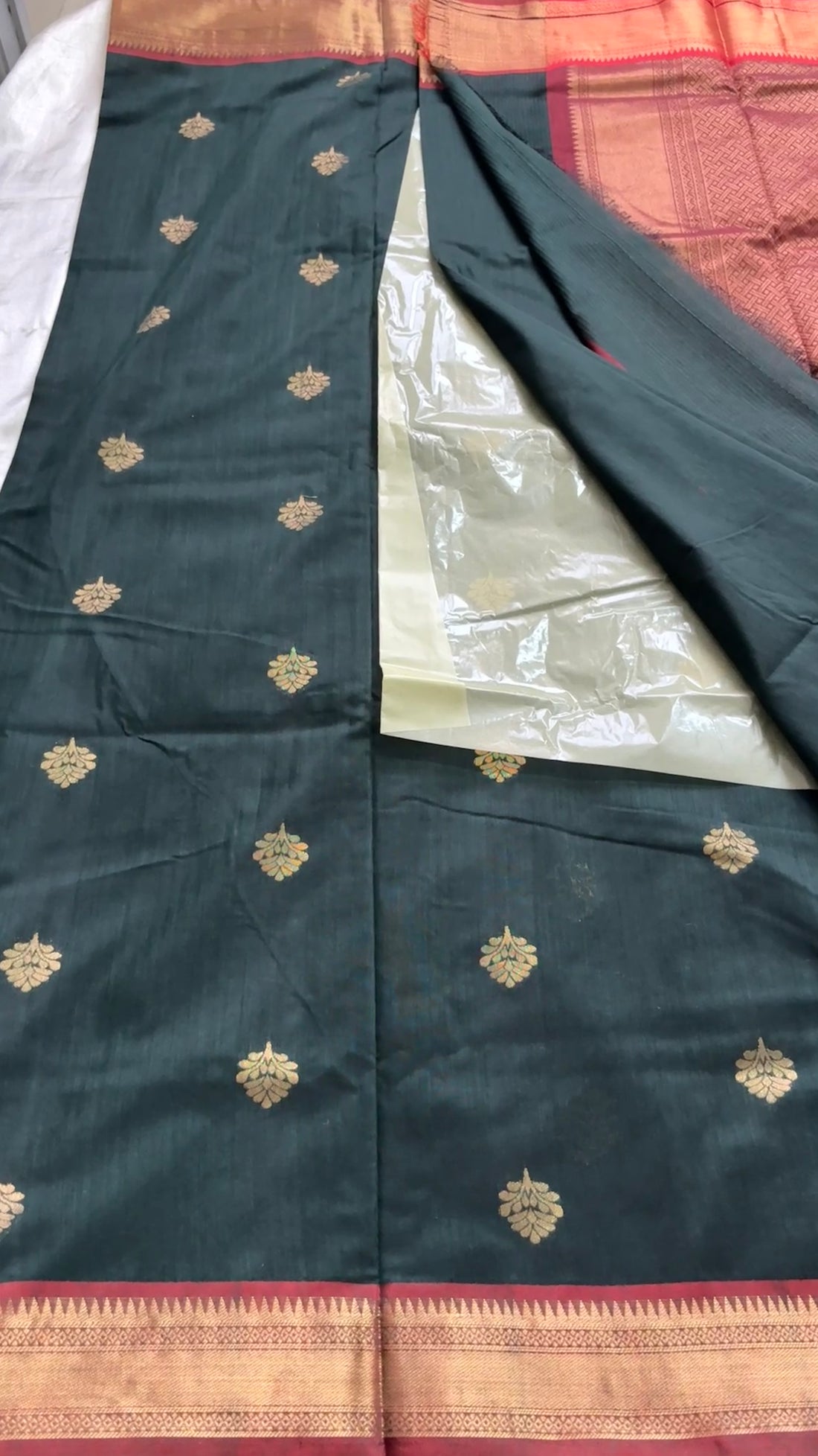 cotton with kanchi border Kr59