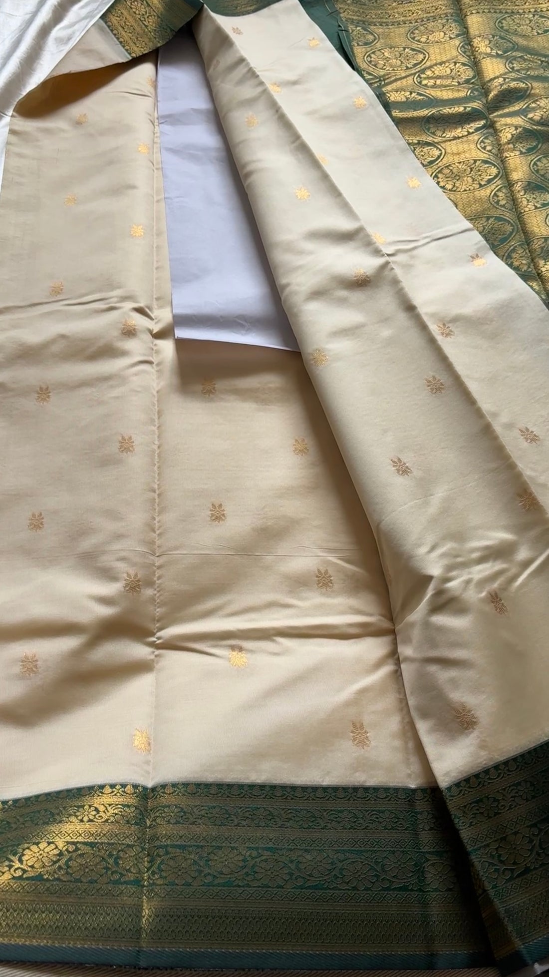 semi soft silk with Kanchi borders KR27