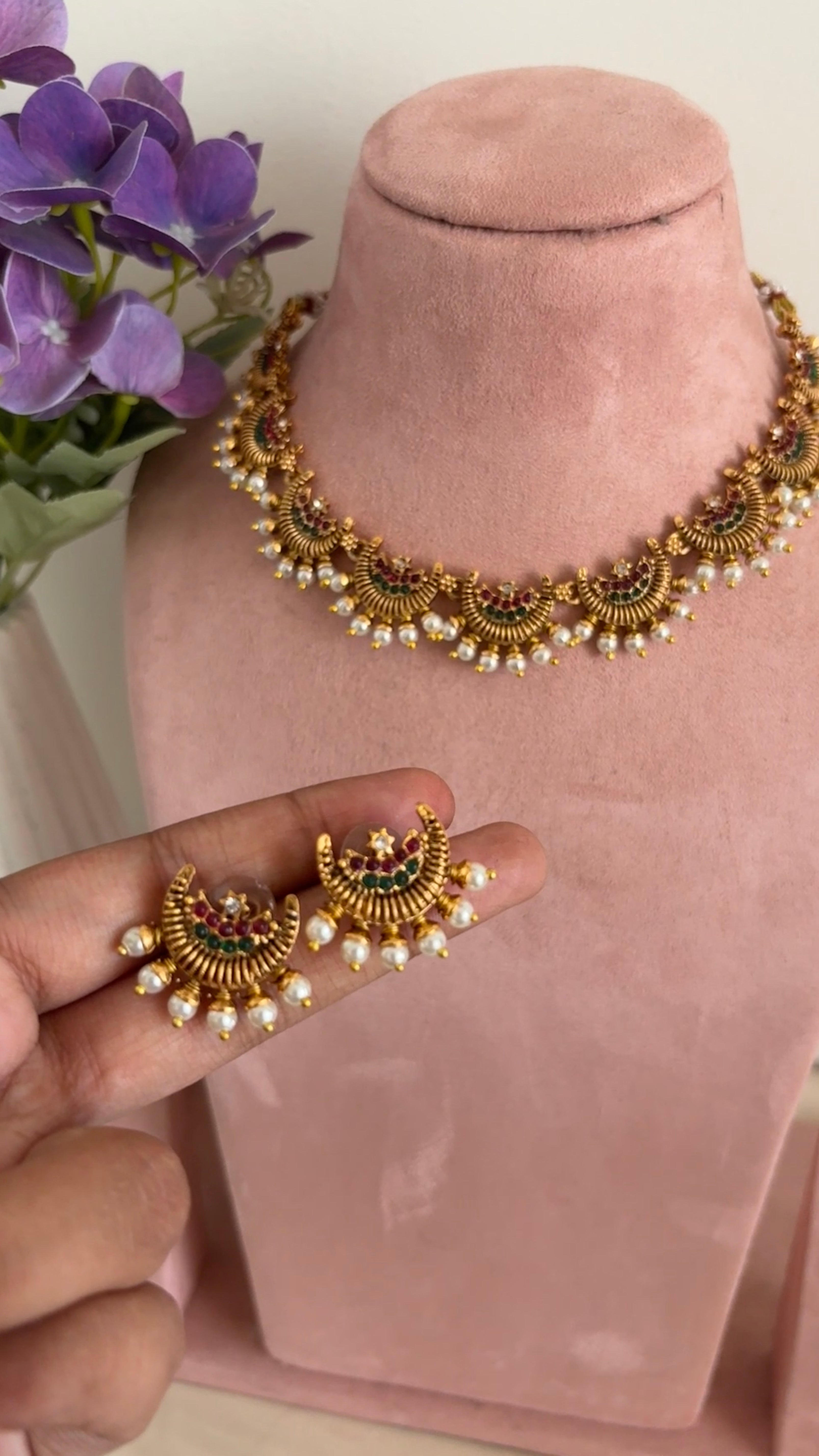 Antique flower neck piece