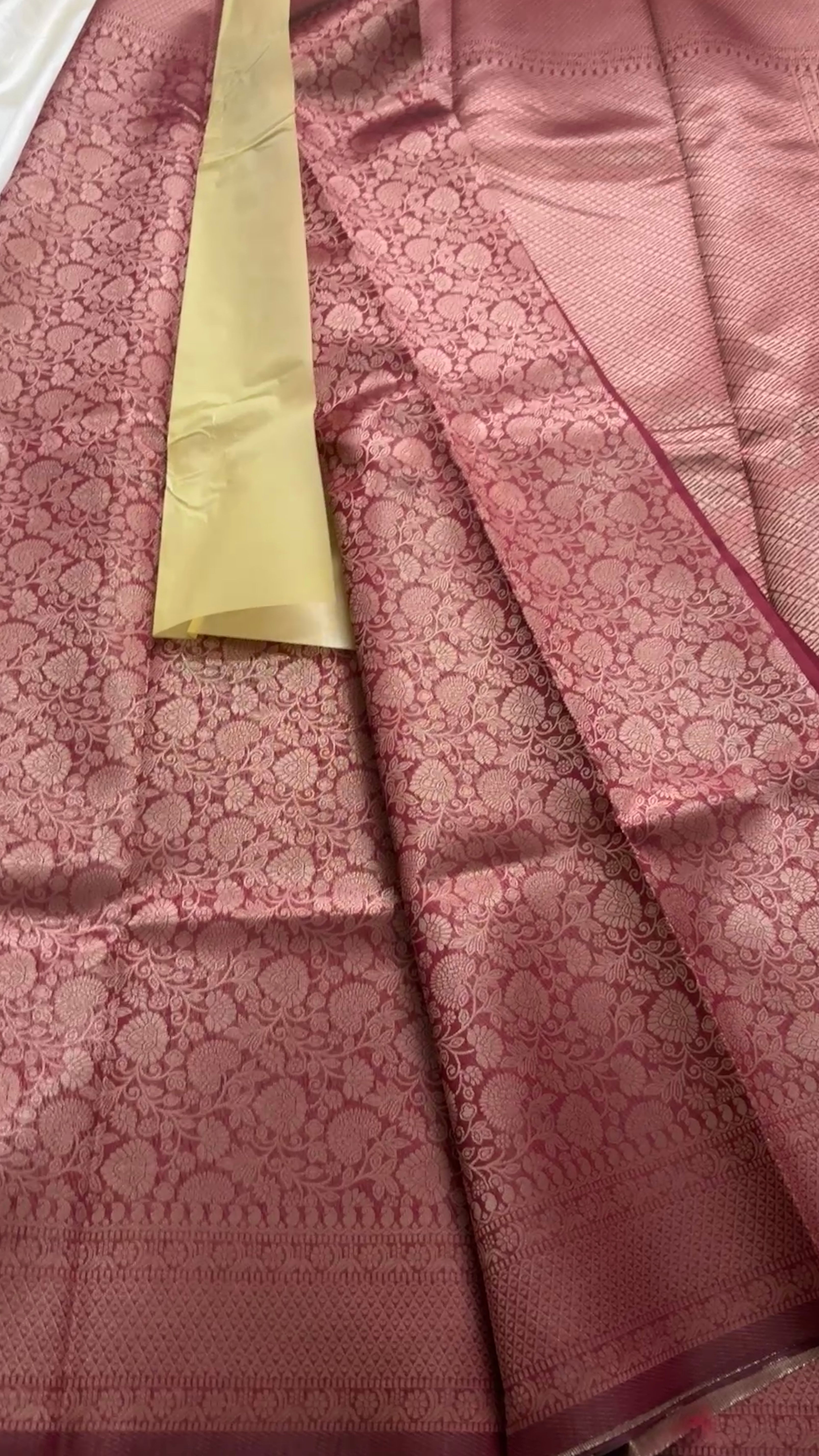 Semi brocade soft Silk kr92