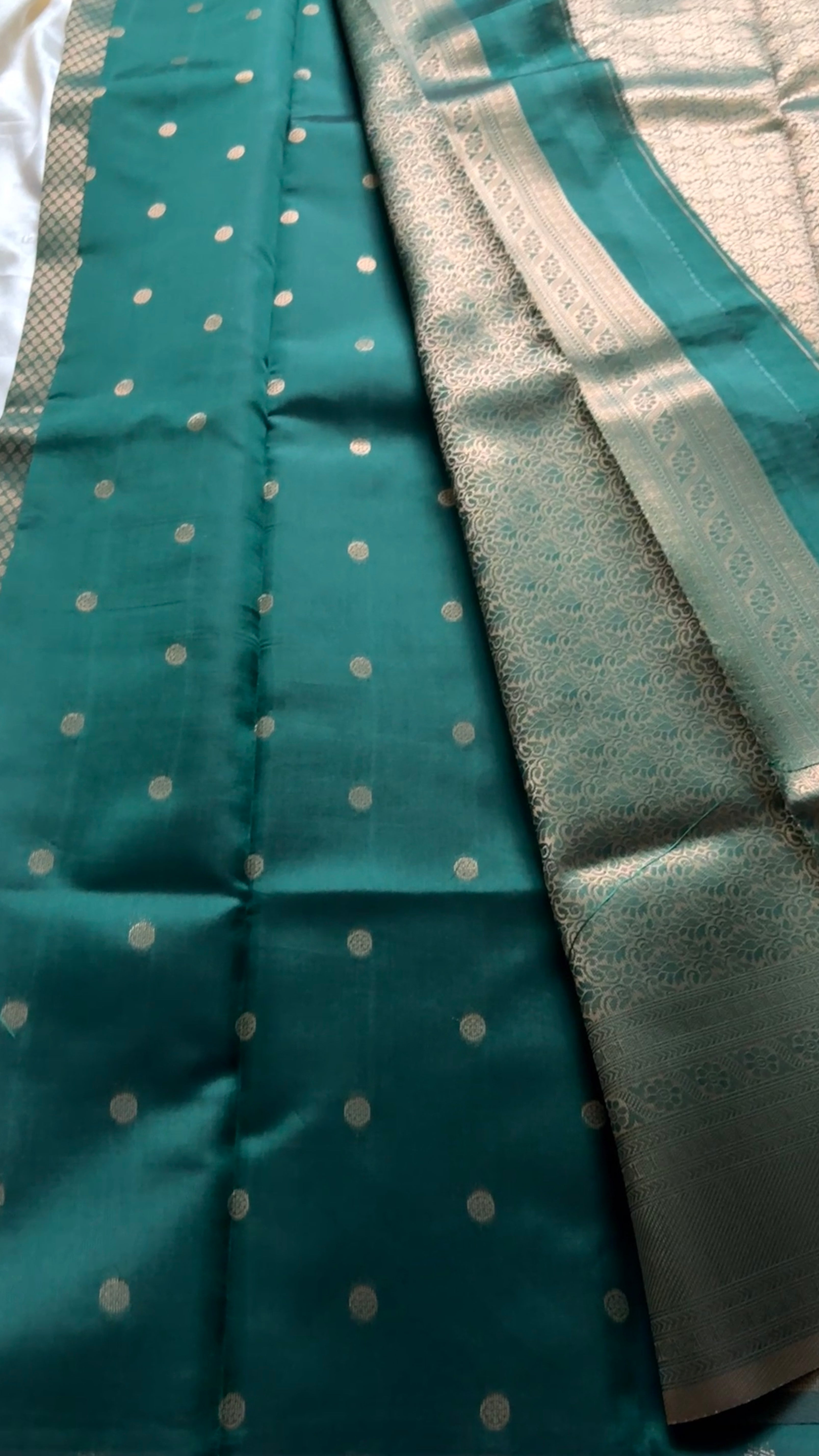 Semi brocade soft Silk kr48