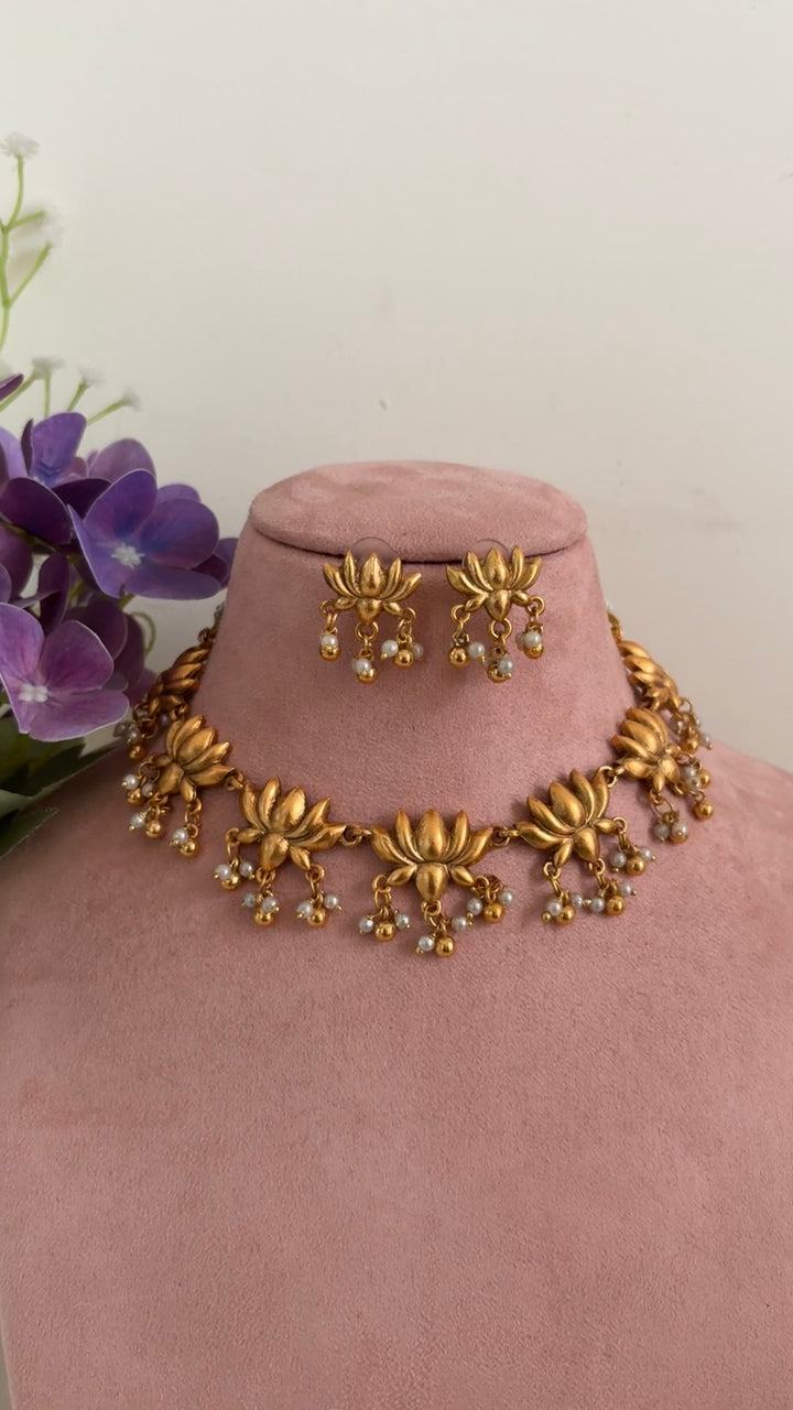 Lotus neck pieces