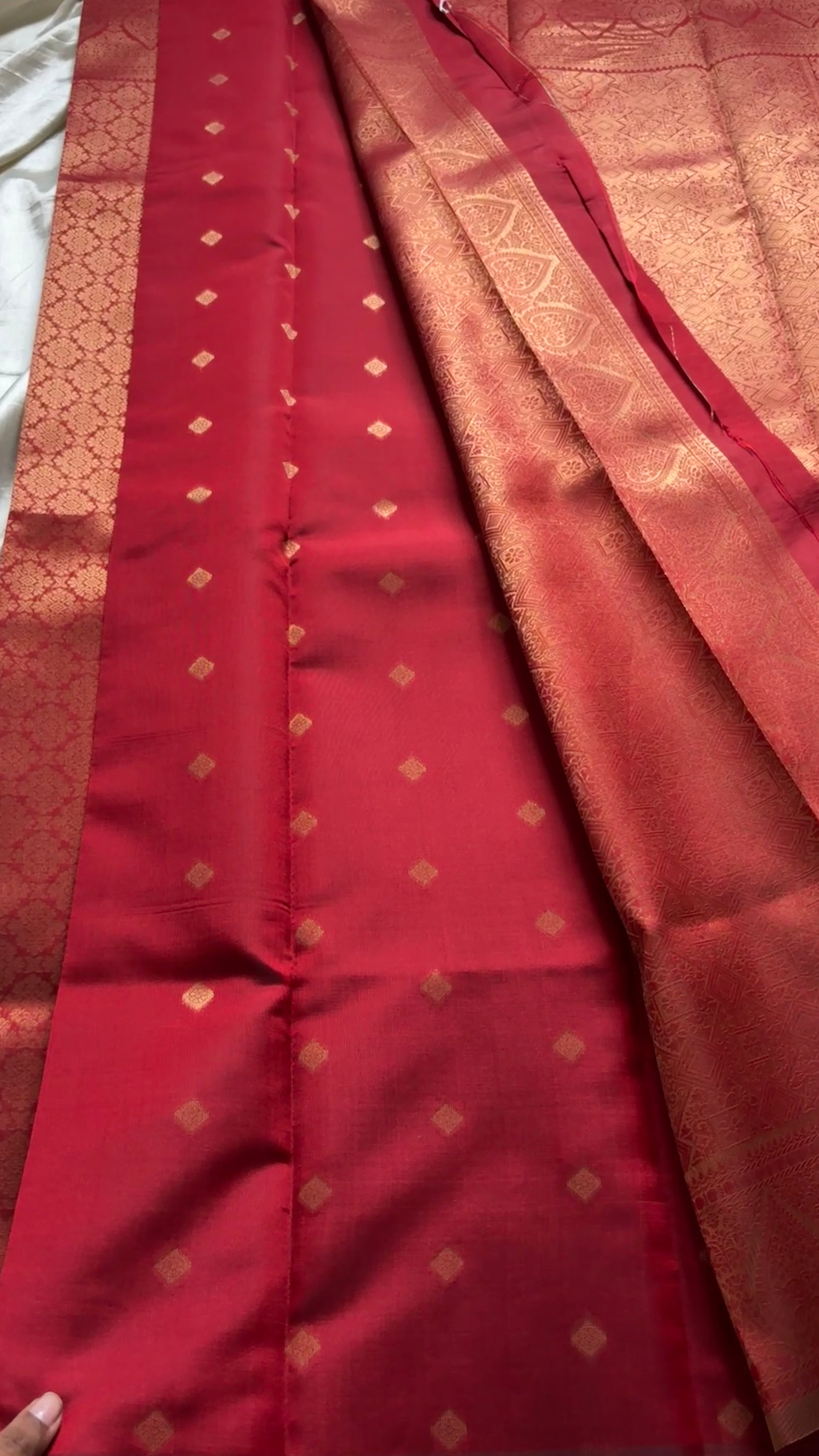 Semi  brocade Kr 27