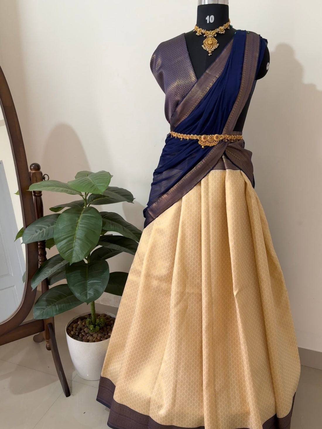 Unstitched premium half saree material(navy blue)