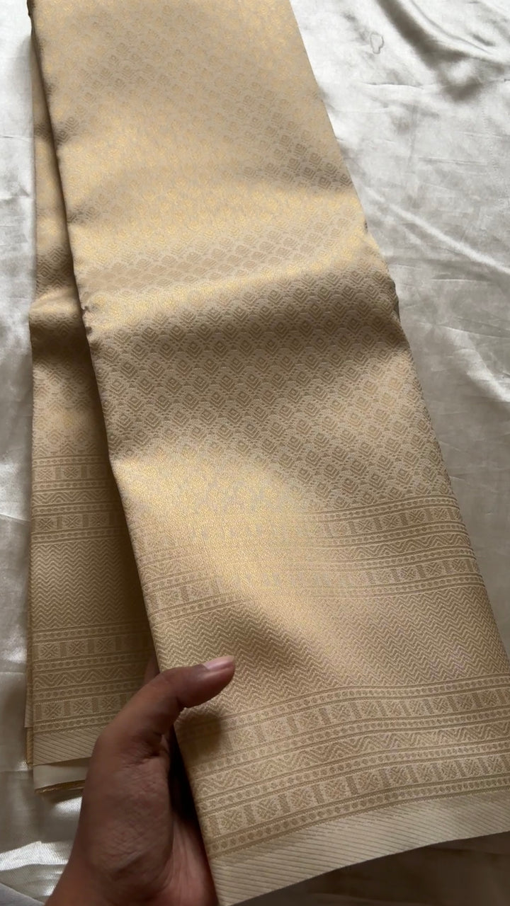Semi brocade Kr92