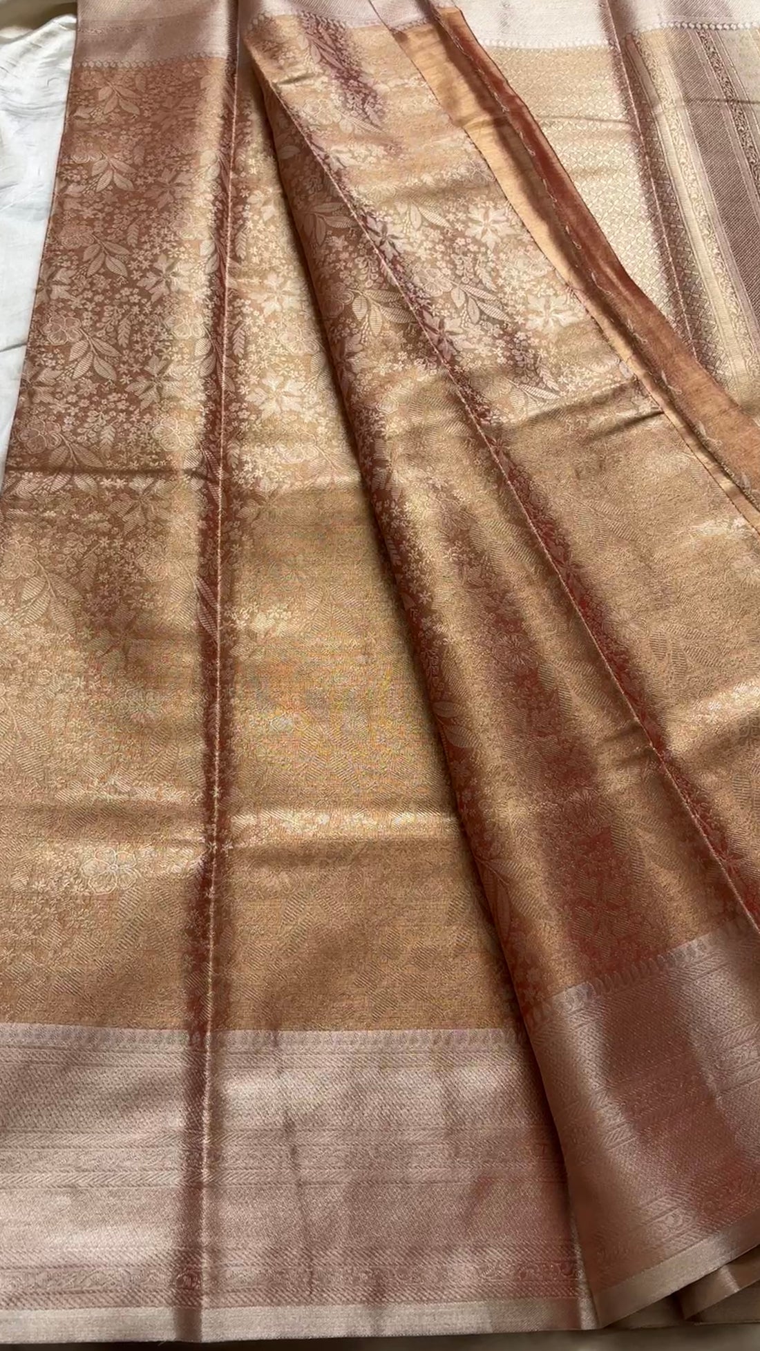 Premium  Tissue brocade silk kr48