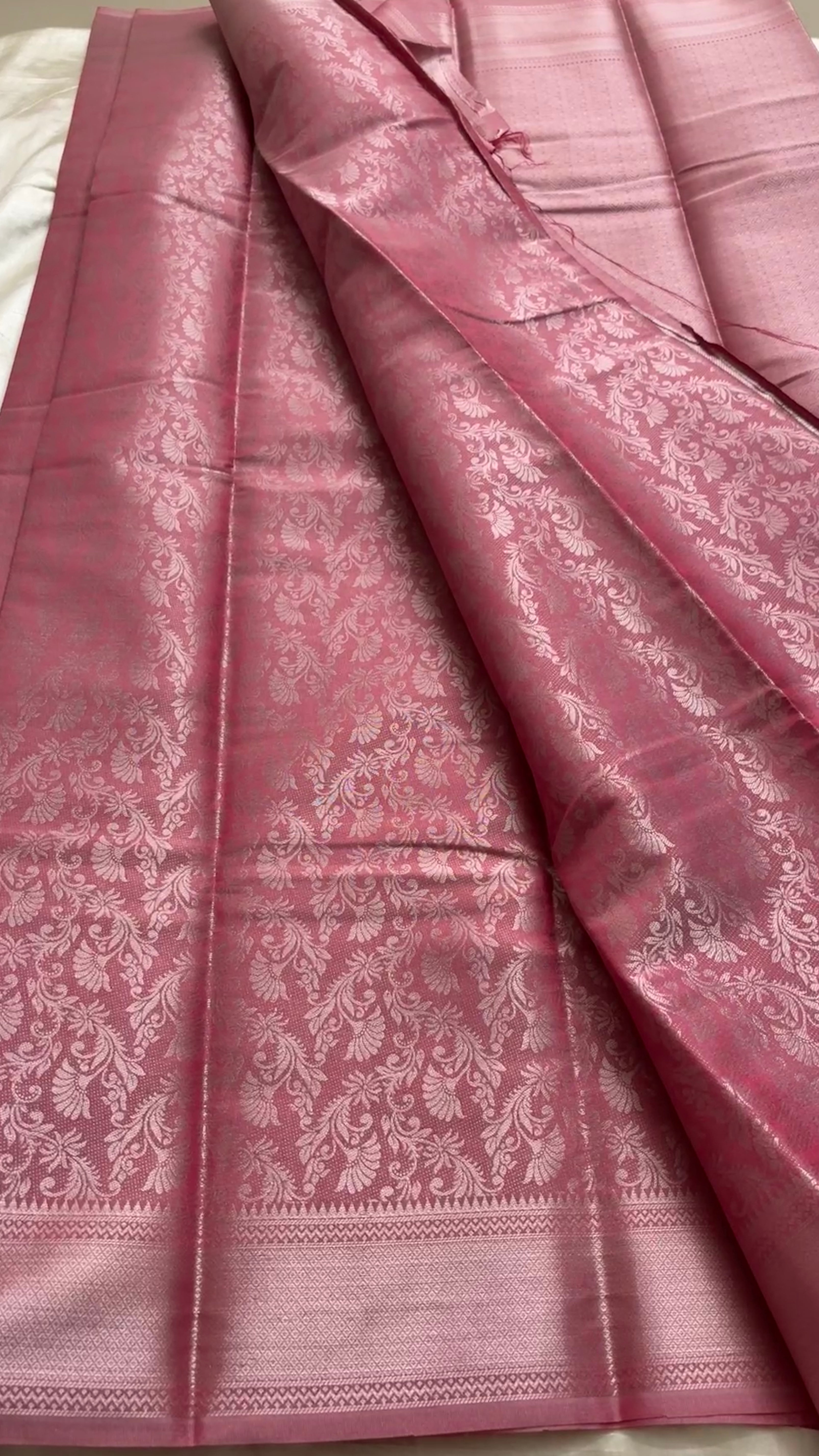 Premium Brocade soft silk kr 123