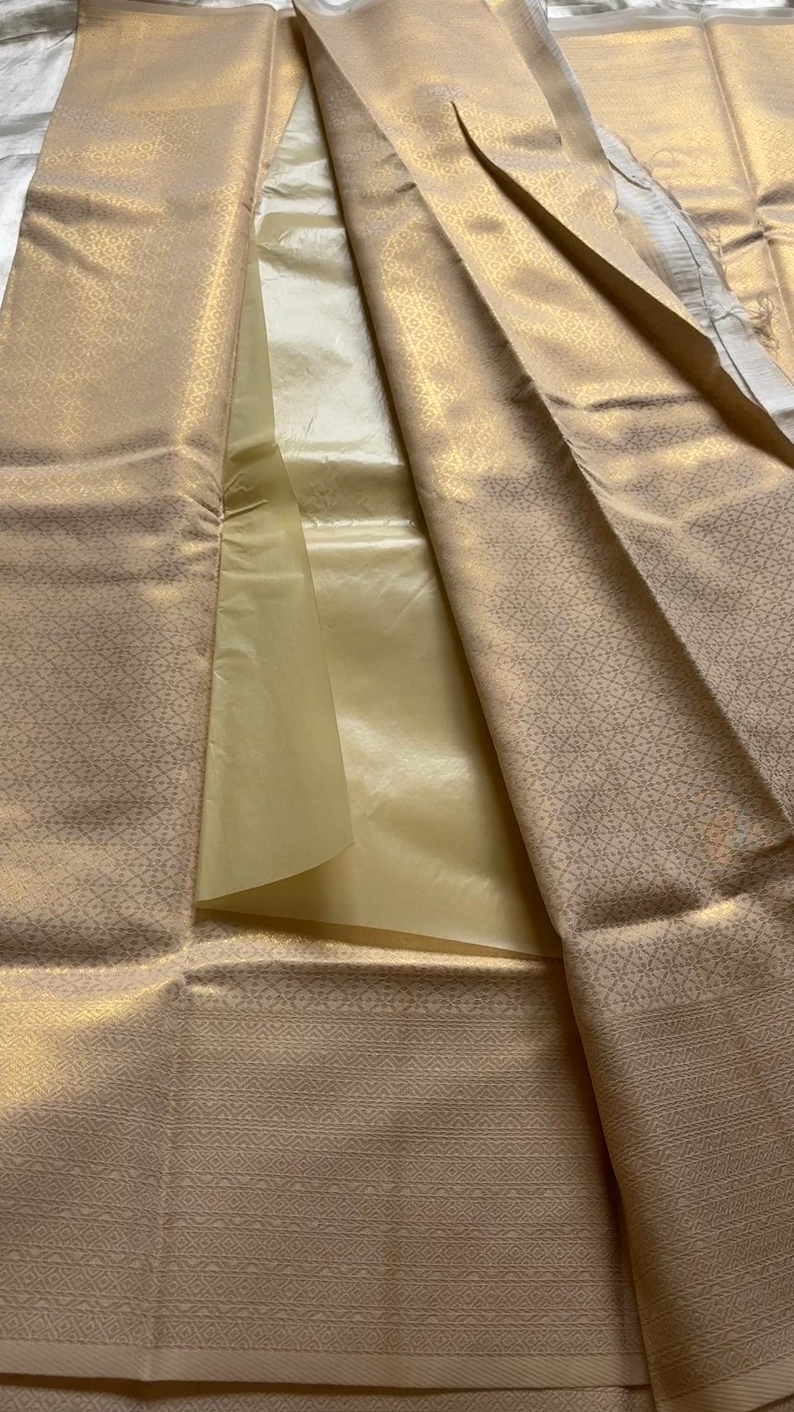 Semi brocade Kr71