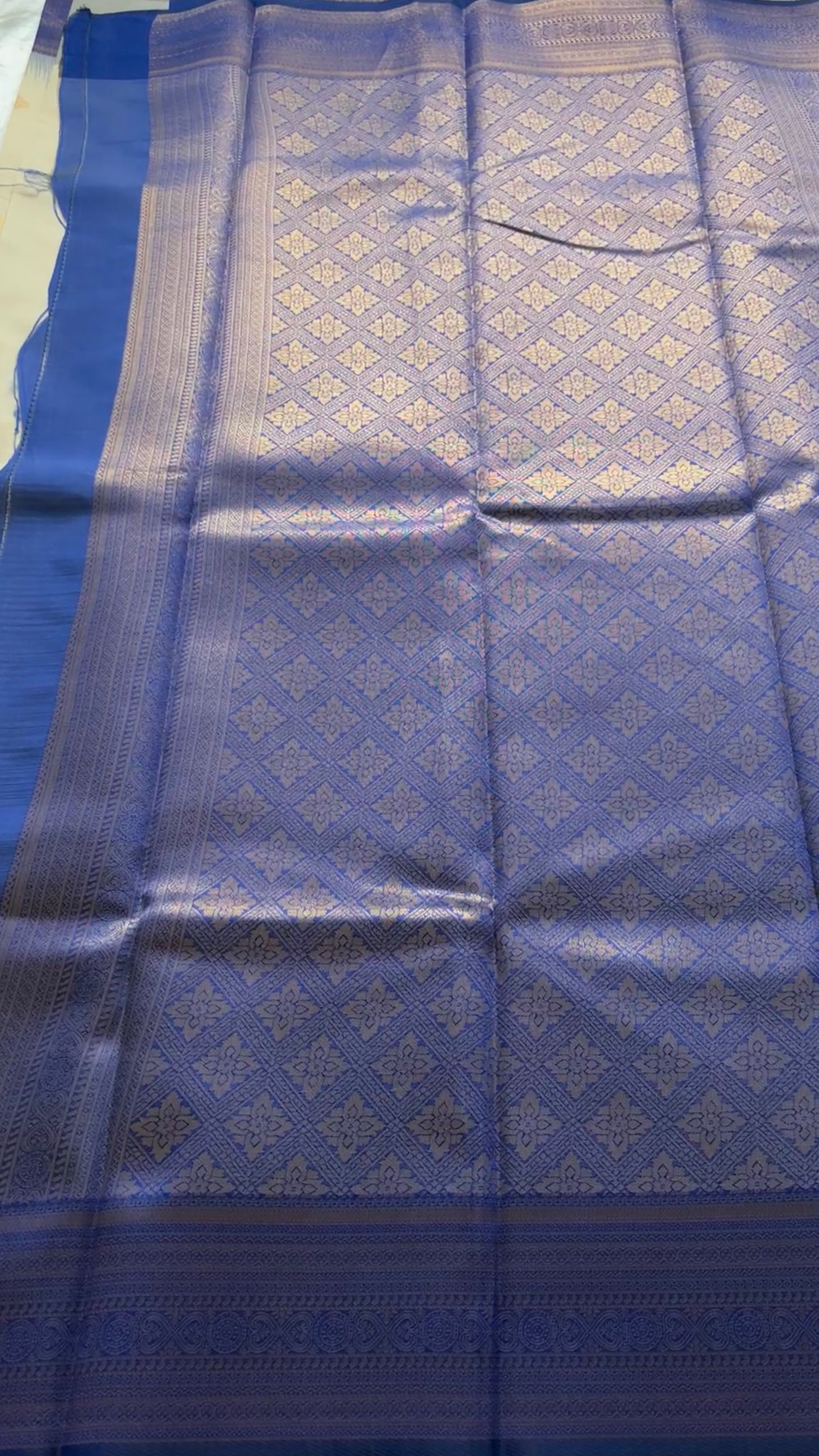 semi soft silk with Kanchi borders Kr 1