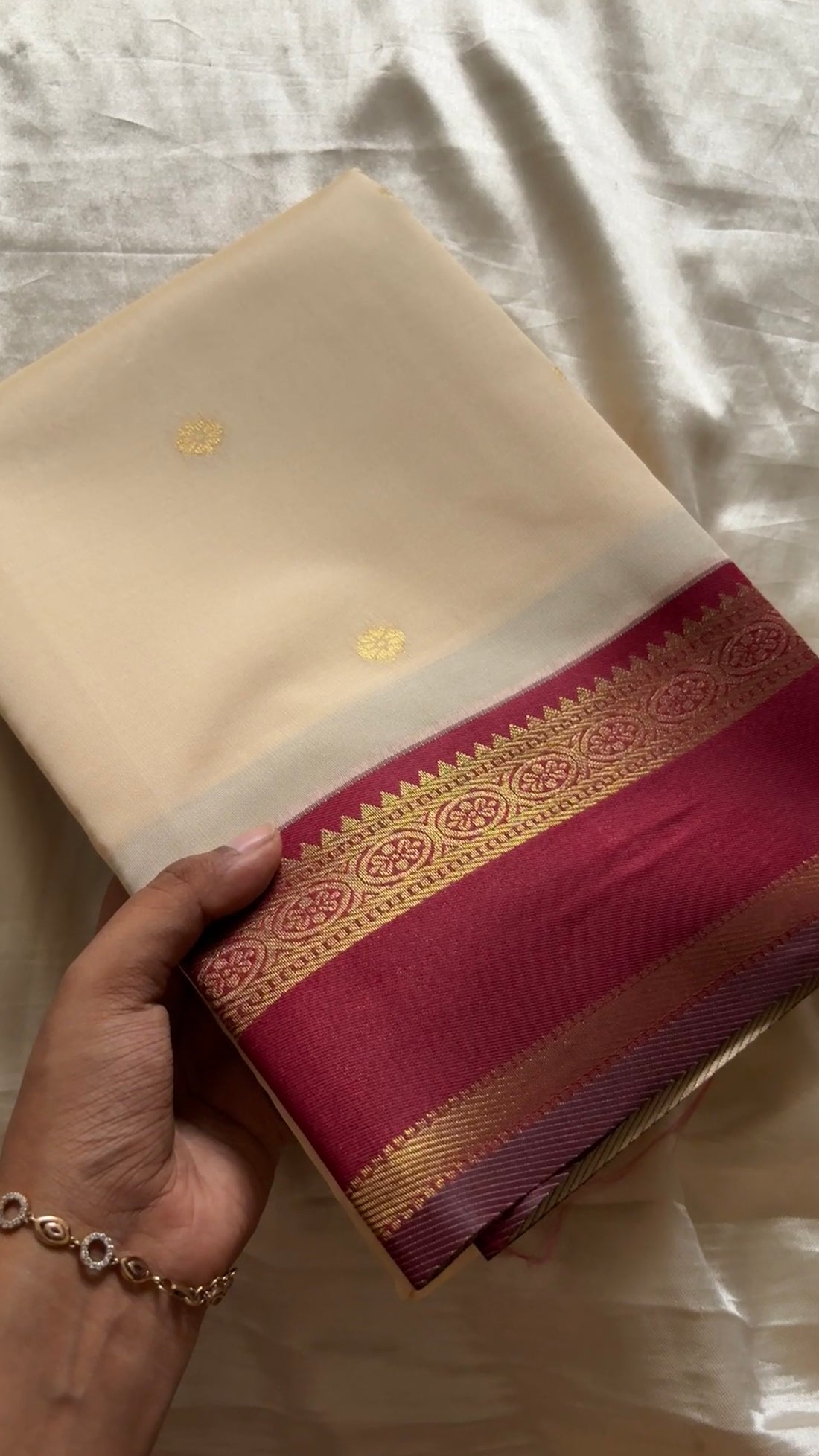 semi soft silk with retta patta border kr 146