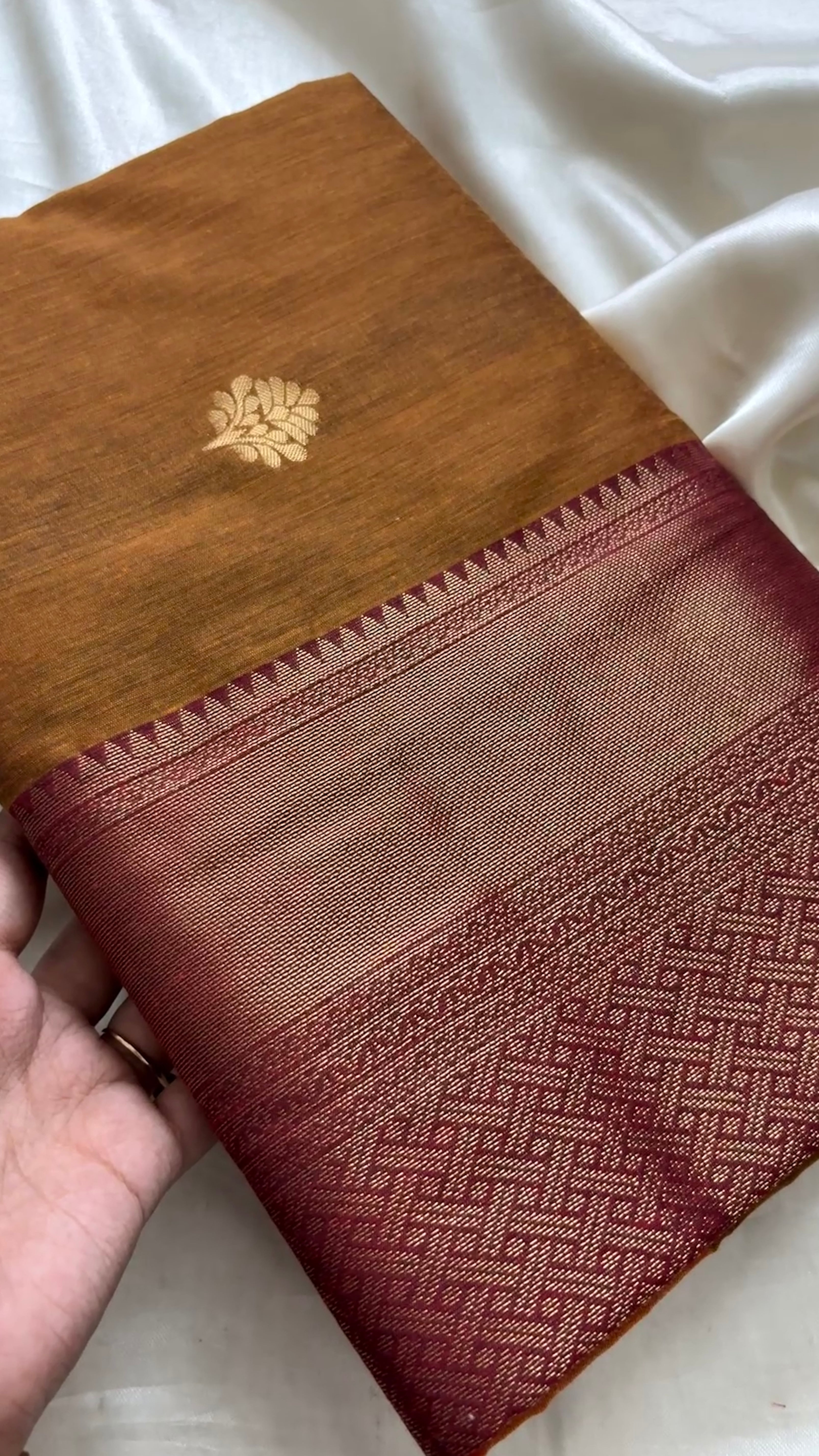 cotton with kanchi border Kr 60