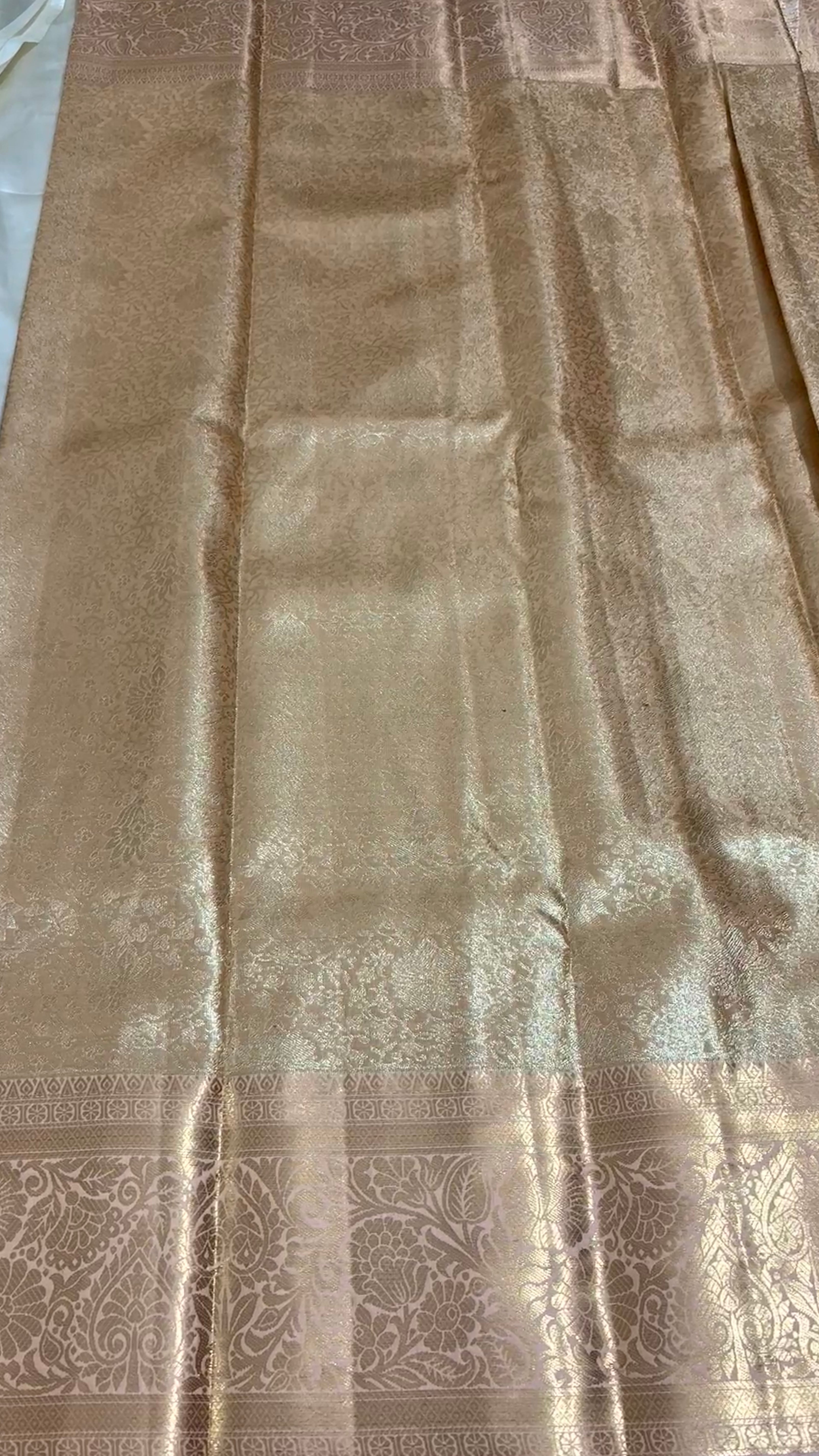 Semi tissue Kanchipuram saree